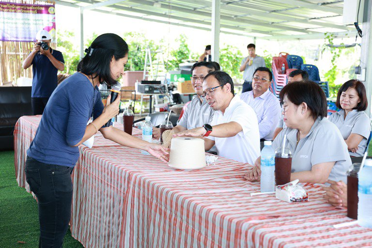 "อธิบดีใบน้อย" ลงพื้นที่เยี่ยมชมกลุ่มวิสาหกิจชุมชนวัยหวาน จ.เพชรบุรี ชูเป็น "ชุมชนดีพร้อม" ต้นแบบ