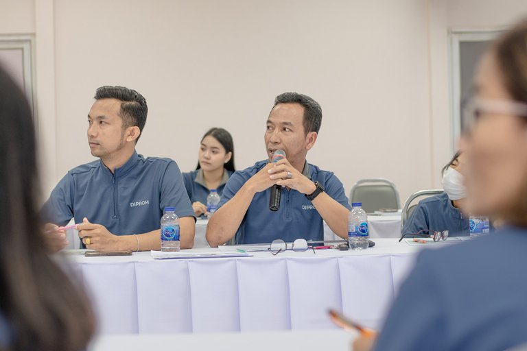 "รสอ.วาที" ลงพื้นที่ติดตามความคืบหน้าผลการดำเนินงานของดีพร้อมเซ็นเตอร์ 10