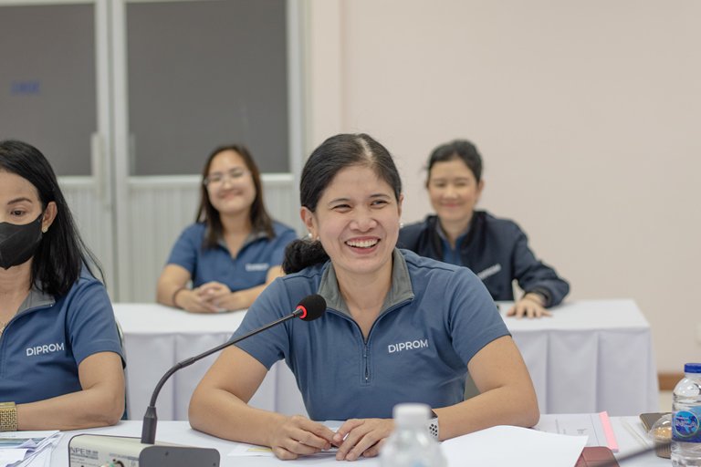 "รสอ.วาที" ลงพื้นที่ติดตามความคืบหน้าผลการดำเนินงานของดีพร้อมเซ็นเตอร์ 10
