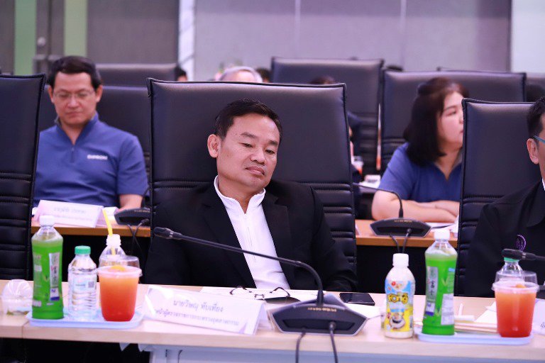 ดีพร้อม ต้อนรับ รวอ. ในโอกาสตรวจเยี่ยมและมอบนโยบายแก่คณะผู้บริหาร