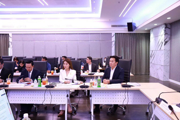 ดีพร้อม ต้อนรับ รวอ. ในโอกาสตรวจเยี่ยมและมอบนโยบายแก่คณะผู้บริหาร
