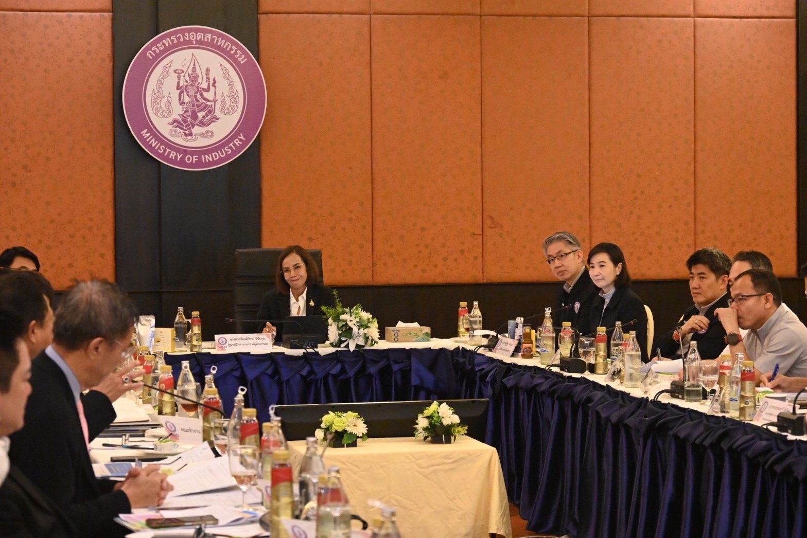 รัฐมนตรีฯ พิมพ์ภัทรา ถกภาครัฐ-เอกชน ร่วมขับเคลื่อนเศรษฐกิจกลุ่มจังหวัดภาคใต้ เสริมแกร่ง 3 กลุ่มอุตฯ เหมืองแร่-ผลิตภัณฑ์เกษตรแปรรูป-ปาล์มน้ำมันและยางพารา สร้างมูลค่าเพิ่ม พร้อมเร่งเพิ่มทักษะด้านการประกอบการ สร้างมูลค่าเพิ่มพัฒนาผลิตภัณฑ์ยั่งยืน