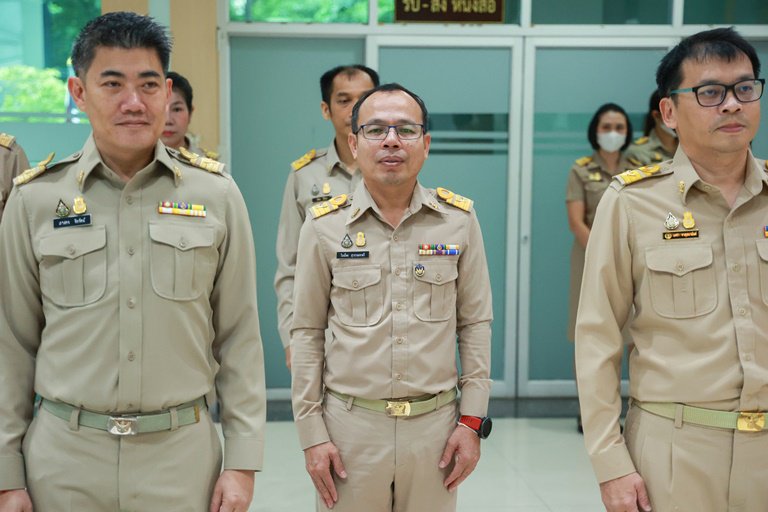 รัฐมนตรีฯ พิมพ์ภัทรา นำคณะข้าราชการ ก.อุตสาหกรรม เคารพธงชาติและร้องเพลงชาติไทยในกิจกรรมเนื่องในวันพระราชทาน ธงชาติไทย (Thai National Flag Day) 28 กันยายน ประจำปี 2566