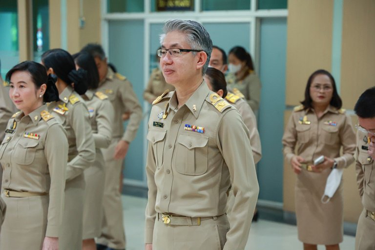 รัฐมนตรีฯ พิมพ์ภัทรา นำคณะข้าราชการ ก.อุตสาหกรรม เคารพธงชาติและร้องเพลงชาติไทยในกิจกรรมเนื่องในวันพระราชทาน ธงชาติไทย (Thai National Flag Day) 28 กันยายน ประจำปี 2566