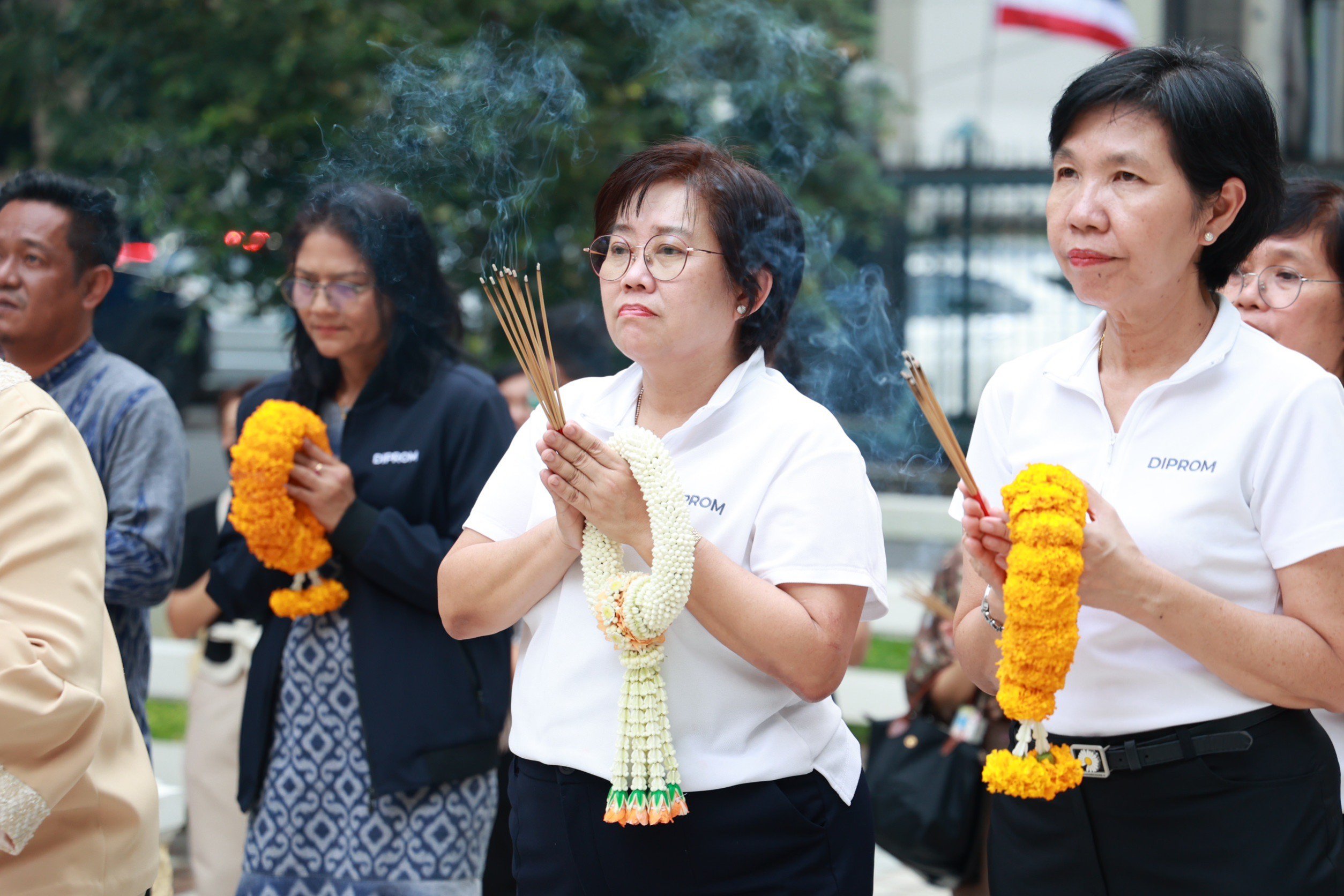 “รสอ.สุชาดา” สักการะสิ่งศักดิ์สิทธิ์ อำลาตำแหน่ง ส่งท้ายก่อนการเกษียณอายุราชการ