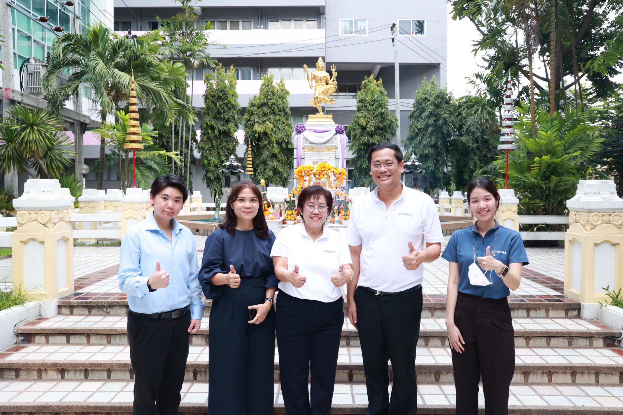 “รสอ.สุชาดา” สักการะสิ่งศักดิ์สิทธิ์ อำลาตำแหน่ง ส่งท้ายก่อนการเกษียณอายุราชการ