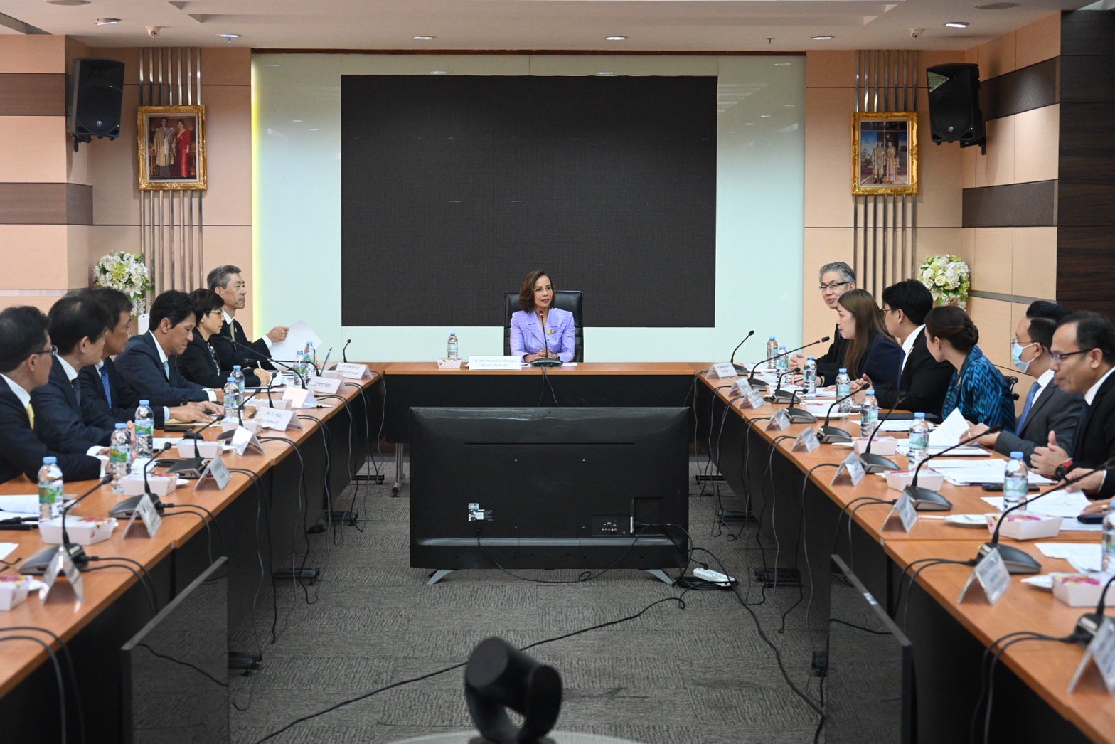 รัฐมนตรีฯ พิมพ์ภัทรา ให้นายคุโรดะ จุน (Mr. KURODA Jun) ประธาน JETRO Bangkok และคณะ เข้าพบ