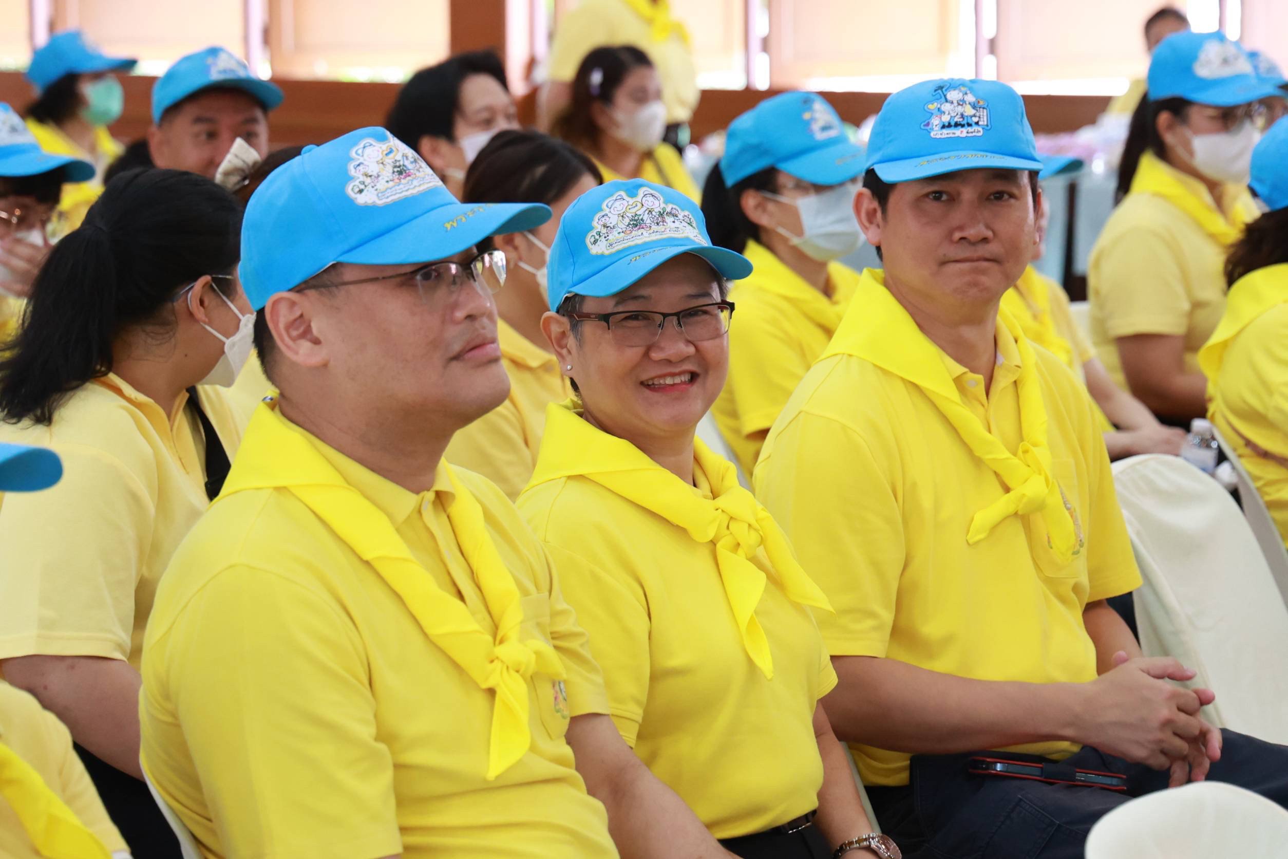 กระทรวงอุตสาหกรรม จัดกิจกรรม “จิตอาสาอุตสาหกรรมรวมใจ เนื่องในวันนวมินทรมหาราช พร้อมกันทั่วประเทศ เดินหน้าขับเคลื่อนนโยบายการดูแลสิ่งแวดล้อม 4 ด้าน (ดิน น้ำ ลม ไฟ) มุ่งสร้างความร่วมมือที่ดีระหว่าง อก. โรงงาน และชุมชน