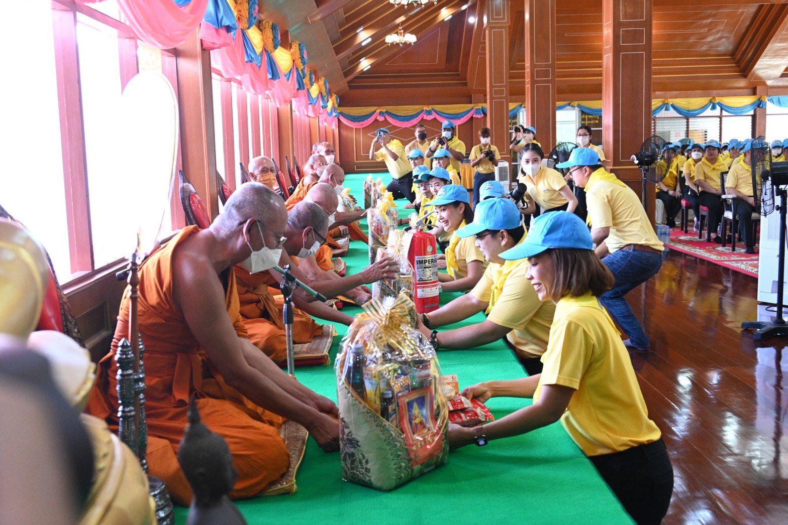 กระทรวงอุตสาหกรรม จัดกิจกรรม “จิตอาสาอุตสาหกรรมรวมใจ เนื่องในวันนวมินทรมหาราช พร้อมกันทั่วประเทศ เดินหน้าขับเคลื่อนนโยบายการดูแลสิ่งแวดล้อม 4 ด้าน (ดิน น้ำ ลม ไฟ) มุ่งสร้างความร่วมมือที่ดีระหว่าง อก. โรงงาน และชุมชน