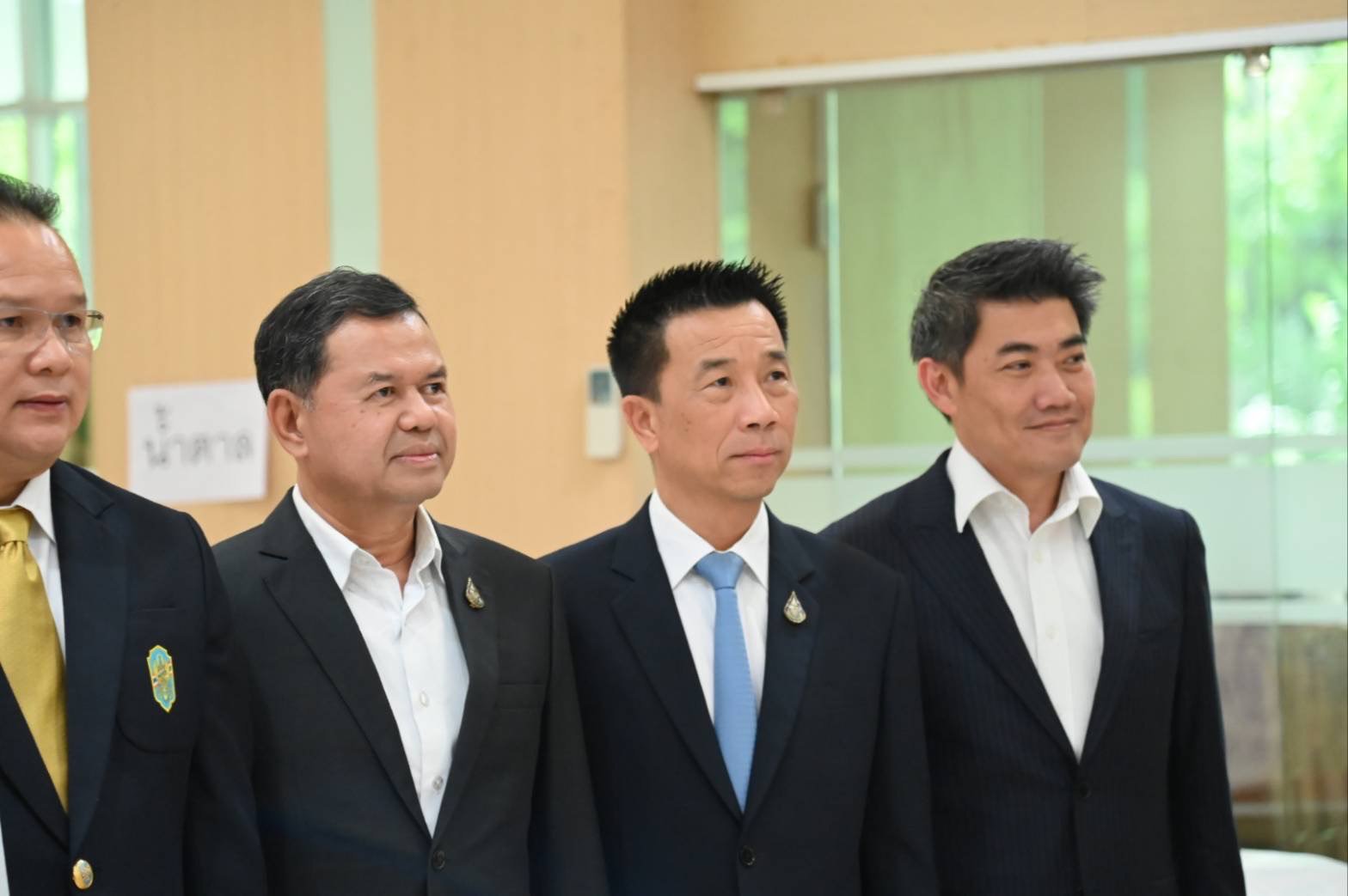 รัฐมนตรีฯ พิมพ์ภัทรา รับมอบสิ่งของอุปโภค บริโภค เตรียมแพค “ถุงยิ้มพิมพ์ใจ MIND ไม่ทิ้งกัน” เพื่อนำไปช่วยเหลือผู้ประสบอุทกภัย
