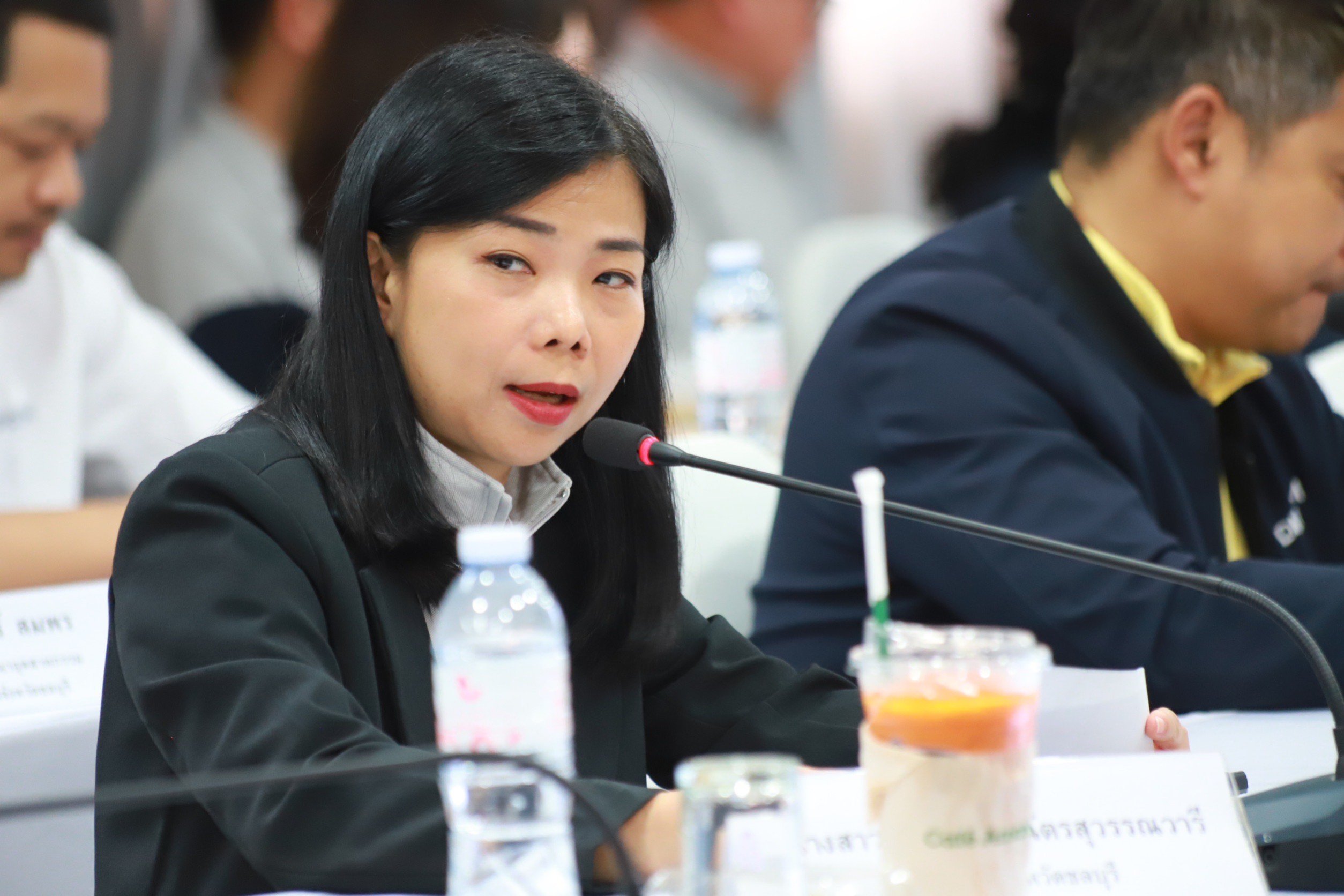รัฐมนตรีฯ พิมพ์ภัทรา ลงพื้นที่เมืองชล เร่งพัฒนาอุตสาหกรรมสู่เมืองเศรษฐกิจชั้นนำอาเซียน