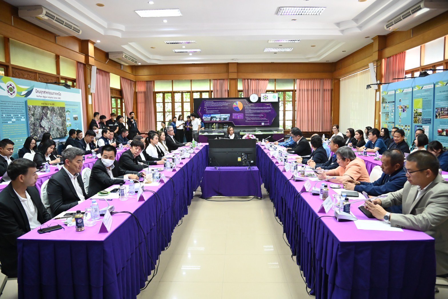 รัฐมนตรีฯ พิมพ์ภัทรา นำคณะผู้บริหาร ขึ้นเหนือ เสริมศักยภาพอุตสาหกรรม เพื่อดึงดูดนักลงทุนต่างชาติ