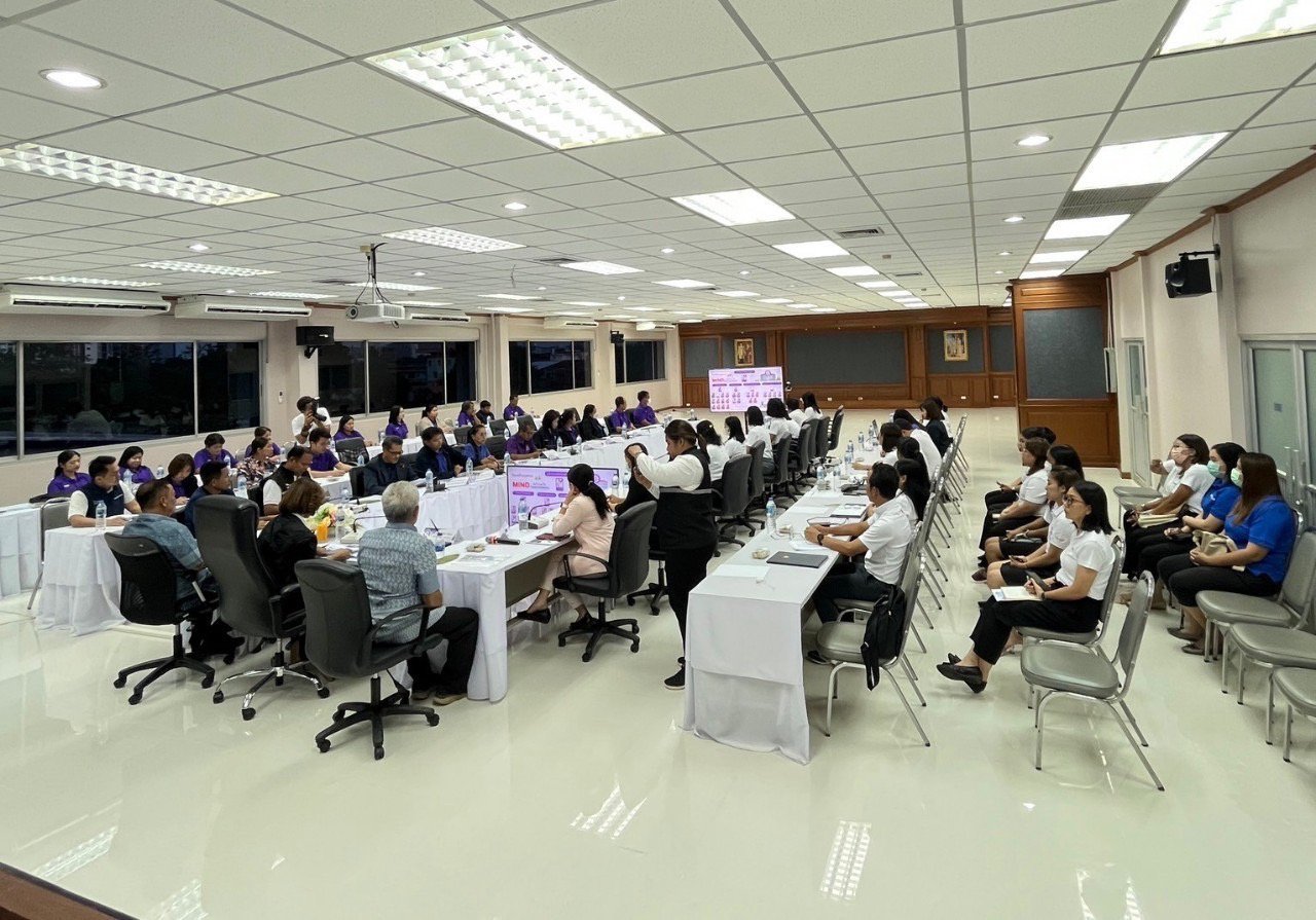 รัฐมนตรีฯ พิมพ์ภัทรา มอบนโยบาย สอจ.สุราษฎร์ธานี - ศูนย์ฯ ภาคที่ 10 ย้ำนโยบายสำคัญ “อุตสาหกรรมเติบโตอย่างยั่งยืน ชุมชนมีความสุข”