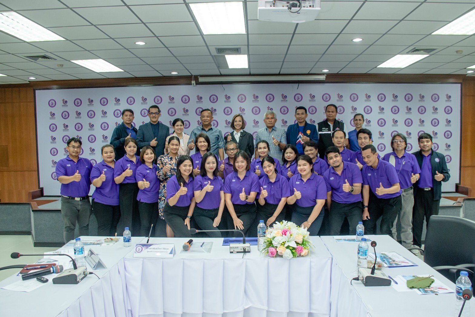 รัฐมนตรีฯ พิมพ์ภัทรา มอบนโยบาย สอจ.สุราษฎร์ธานี - ศูนย์ฯ ภาคที่ 10 ย้ำนโยบายสำคัญ “อุตสาหกรรมเติบโตอย่างยั่งยืน ชุมชนมีความสุข”