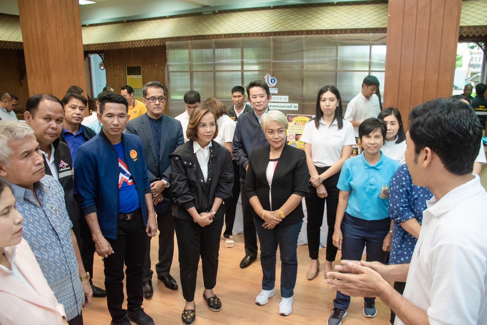 รัฐมนตรีฯ พิมพ์ภัทรา มอบนโยบาย สอจ.สุราษฎร์ธานี - ศูนย์ฯ ภาคที่ 10 ย้ำนโยบายสำคัญ “อุตสาหกรรมเติบโตอย่างยั่งยืน ชุมชนมีความสุข”