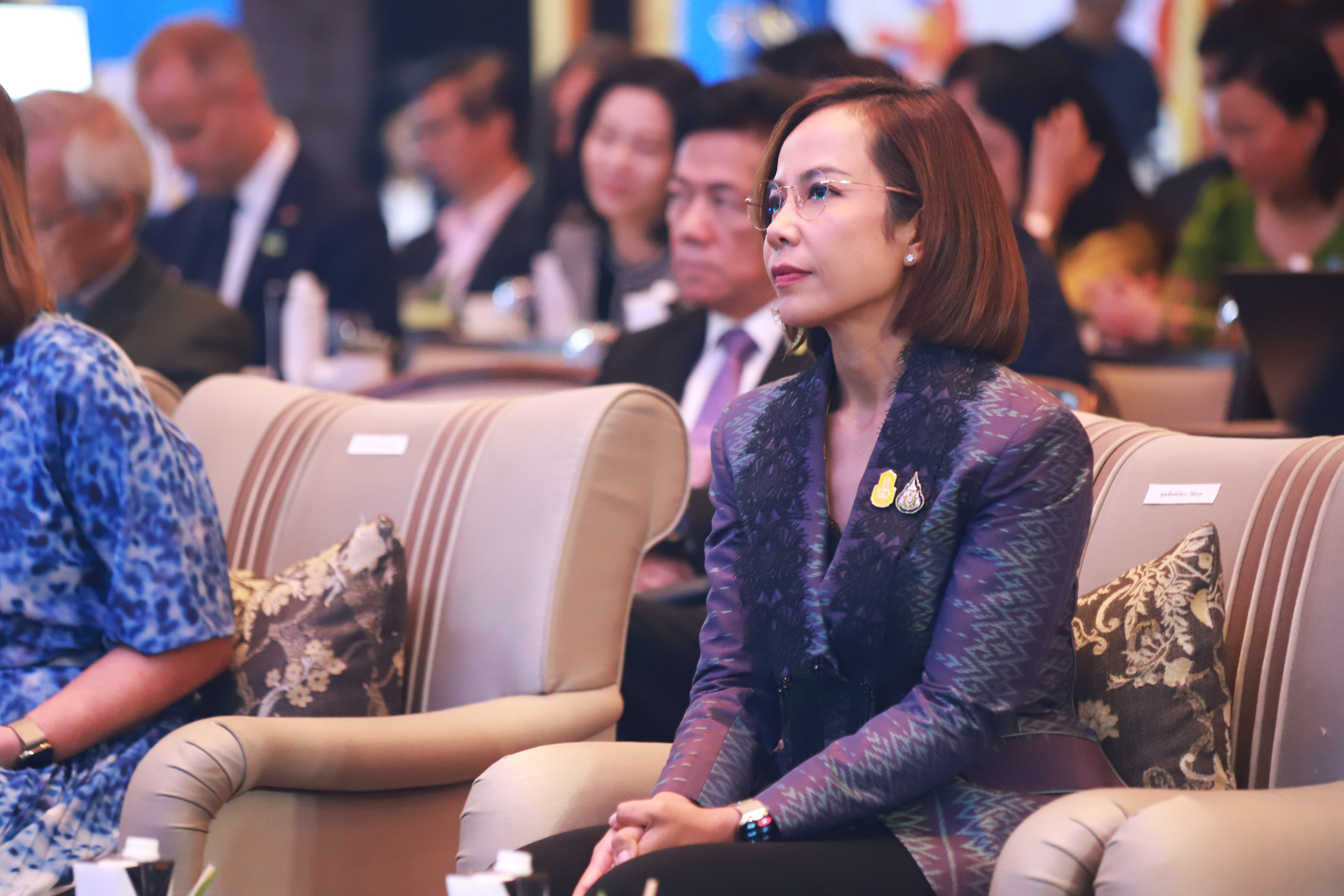 รมว.พิมพ์ภัทรา ชื่นชมอุตสาหกรรมไทย ปรับตัวแข่งขันดีขึ้น 3 อันดับ
