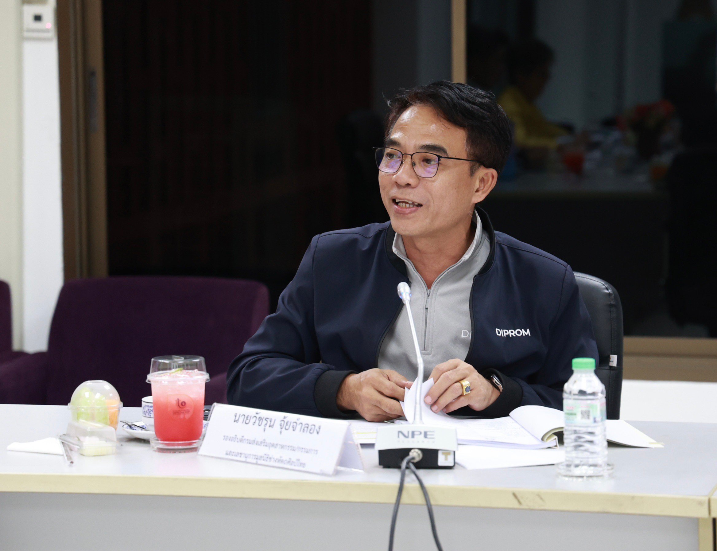 "ดีพร้อม" สืบสานช่างหัตถศิลป์ไทย ให้คงอยู่กับสถาบันการศึกษา