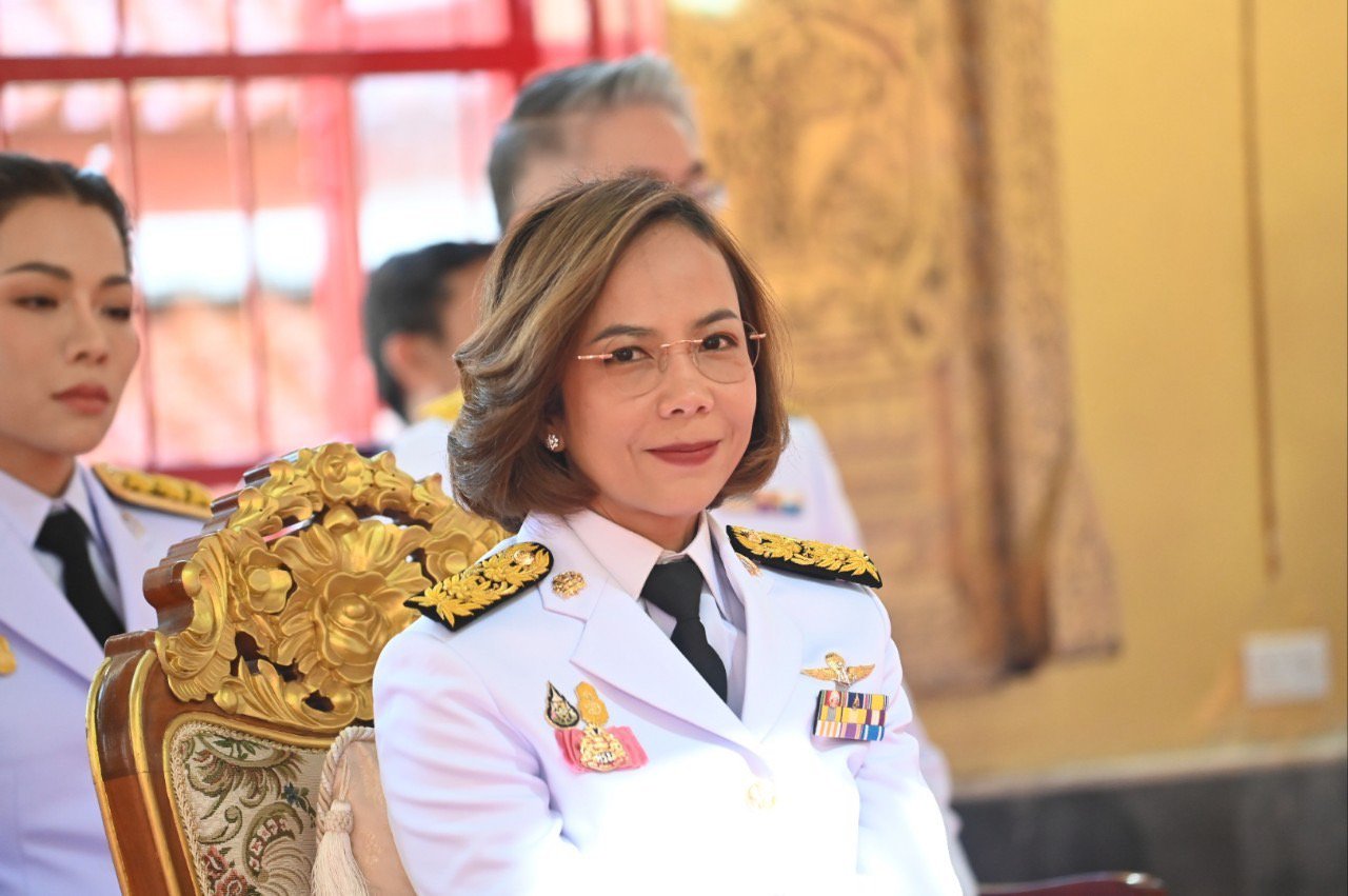 "รมว.พิมพ์ภัทรา" นำทีม กระทรวงอุตสาหกรรม อัญเชิญผ้าพระกฐินพระราชทานทอดถวาย ณ วัดโบสถ์ อ.อินทร์บุรี จ.สิงหบุรี เพื่อสืบทอดพระพุทธศาสนา