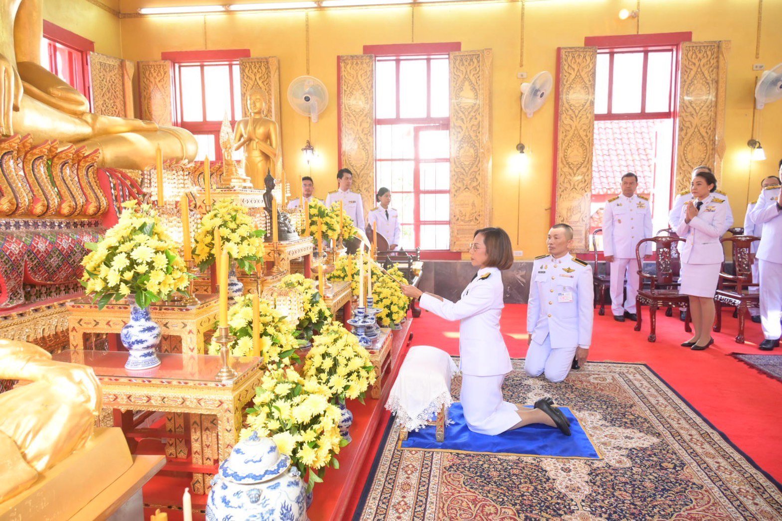 "รมว.พิมพ์ภัทรา" นำทีม กระทรวงอุตสาหกรรม อัญเชิญผ้าพระกฐินพระราชทานทอดถวาย ณ วัดโบสถ์ อ.อินทร์บุรี จ.สิงหบุรี เพื่อสืบทอดพระพุทธศาสนา