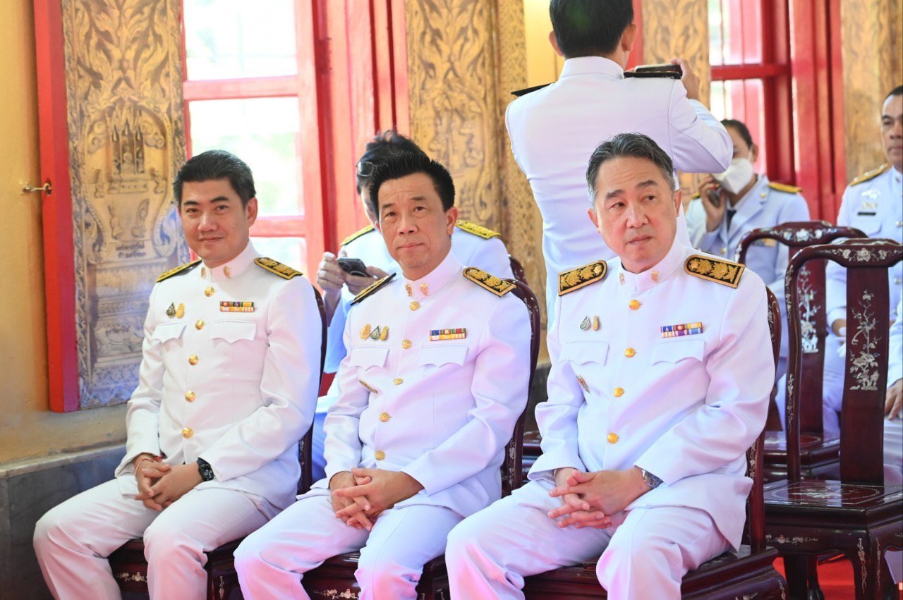 "รมว.พิมพ์ภัทรา" นำทีม กระทรวงอุตสาหกรรม อัญเชิญผ้าพระกฐินพระราชทานทอดถวาย ณ วัดโบสถ์ อ.อินทร์บุรี จ.สิงหบุรี เพื่อสืบทอดพระพุทธศาสนา