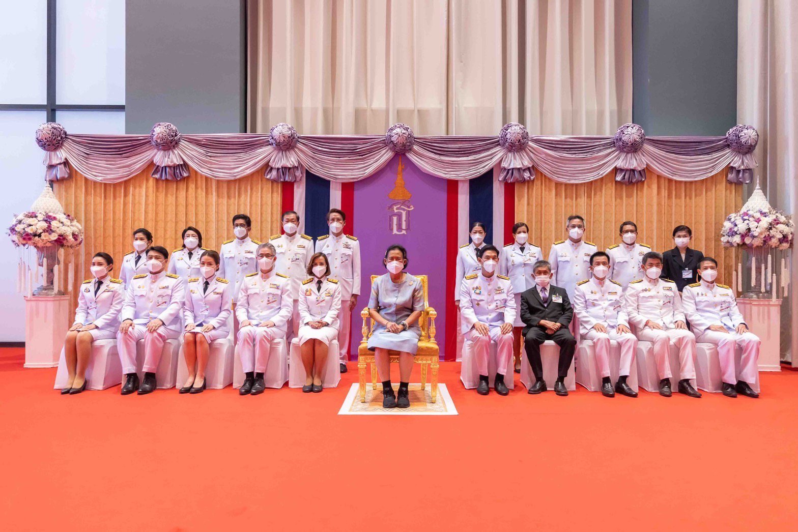 รัฐมนตรีฯ พิมพ์ภัทรา เฝ้าทูลละอองพระบาทรับเสด็จ สมเด็จพระกนิษฐาธิราชเจ้ากรมสมเด็จพระเทพรัตนราชสุดาฯ เสด็จพระราชดําเนินทรงประกอบพิธีเททองนำฤกษ์หล่อพระพุทธสิริโรจนนิคม