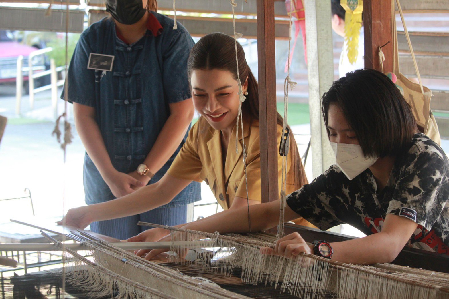 ผู้ช่วยรัฐมนตรีฯ ศิรินันท์ ขึ้นเหนือผลักดันหัตถอุตสาหกรรมสิ่งทอลำพูนเป็น Soft Power สู่สากล
