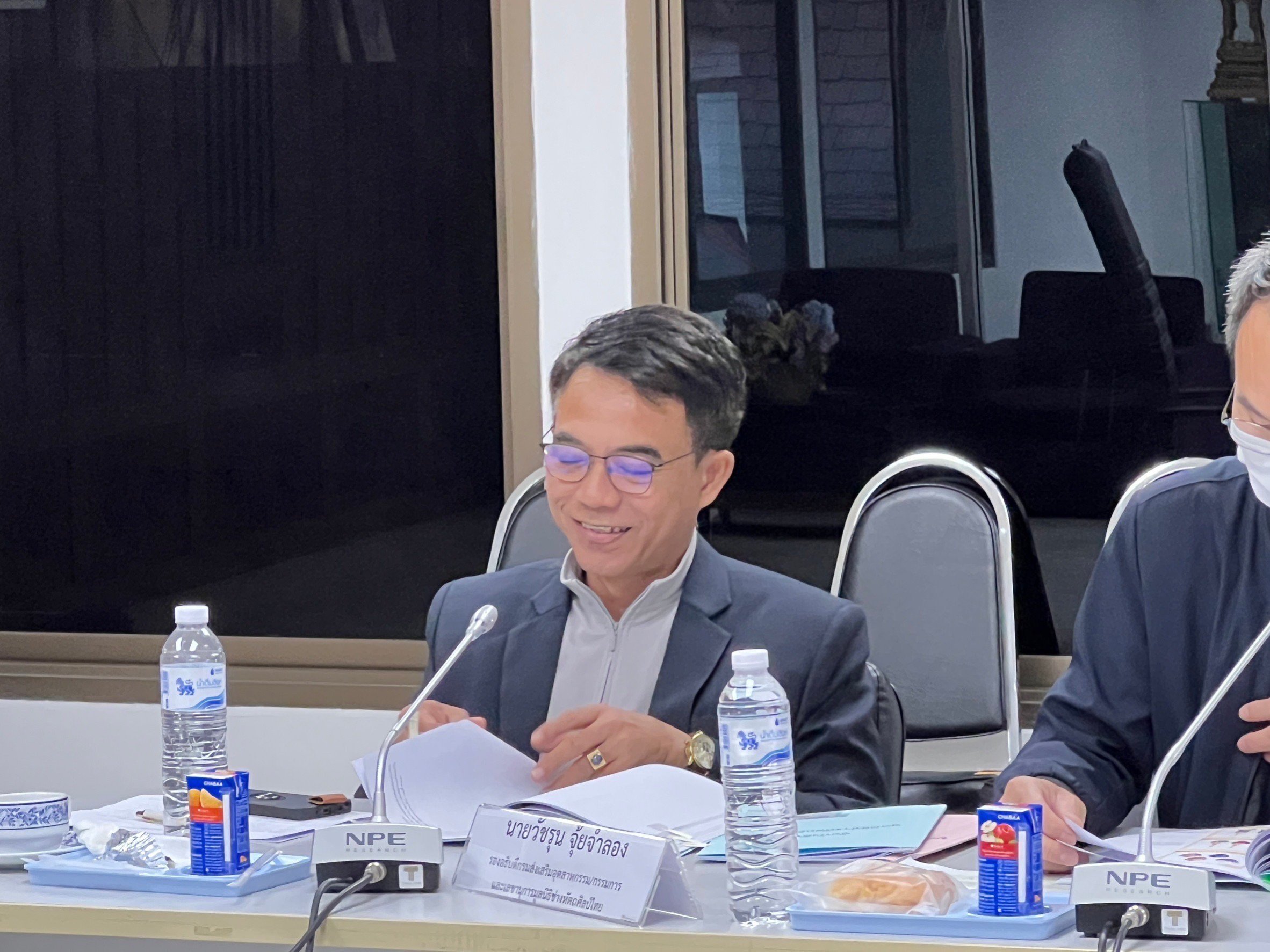 "รสอ.วัชรุน" ร่วมประชุมคณะกรรมการมูลนิธิช่างหัตถศิลป์ไทย