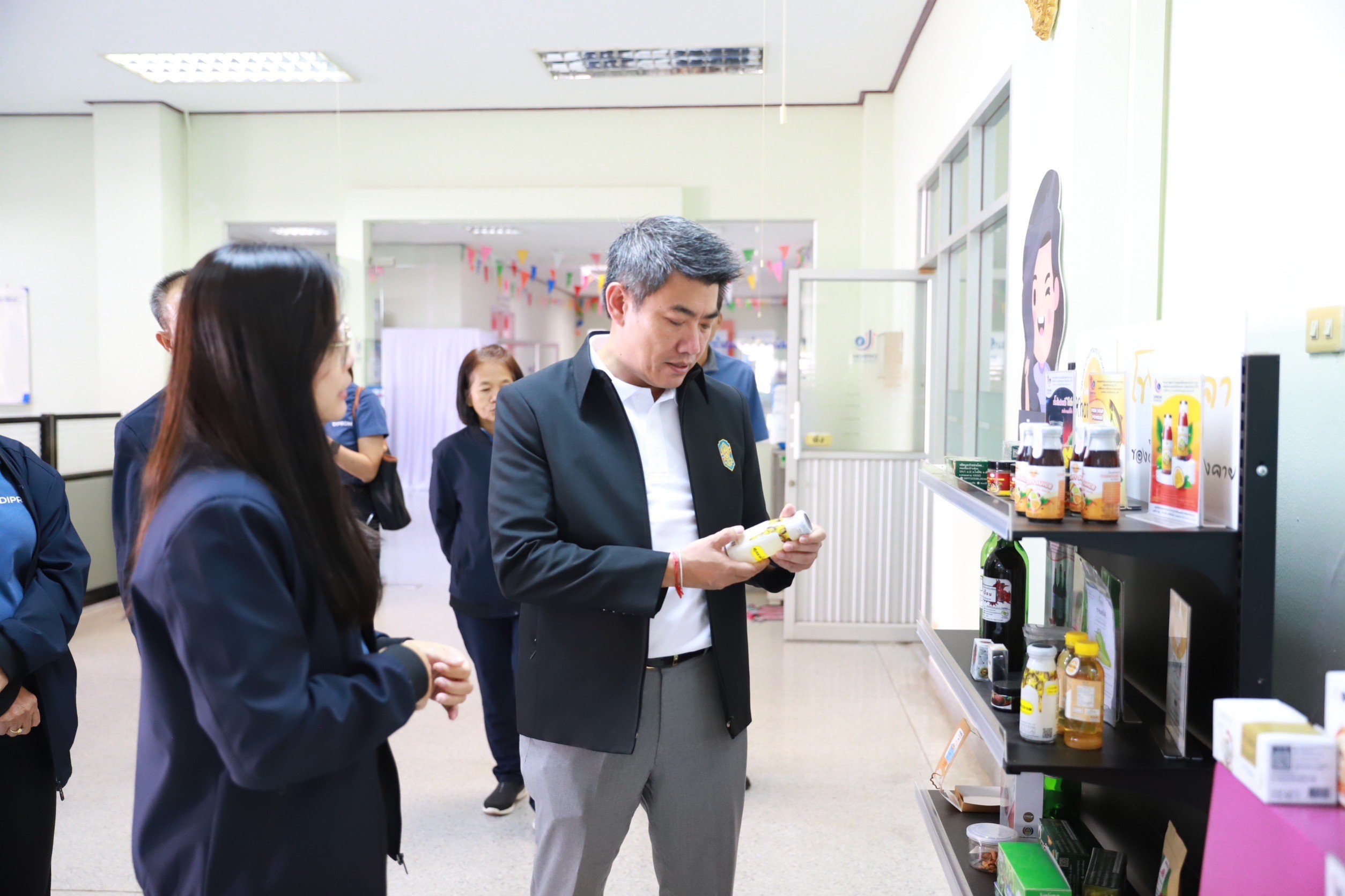 "อสอ. ภาสกร" ลงพื้นที่ติดตามการดำเนินงานศูนย์ดีพร้อมเซ็นเตอร์ 4