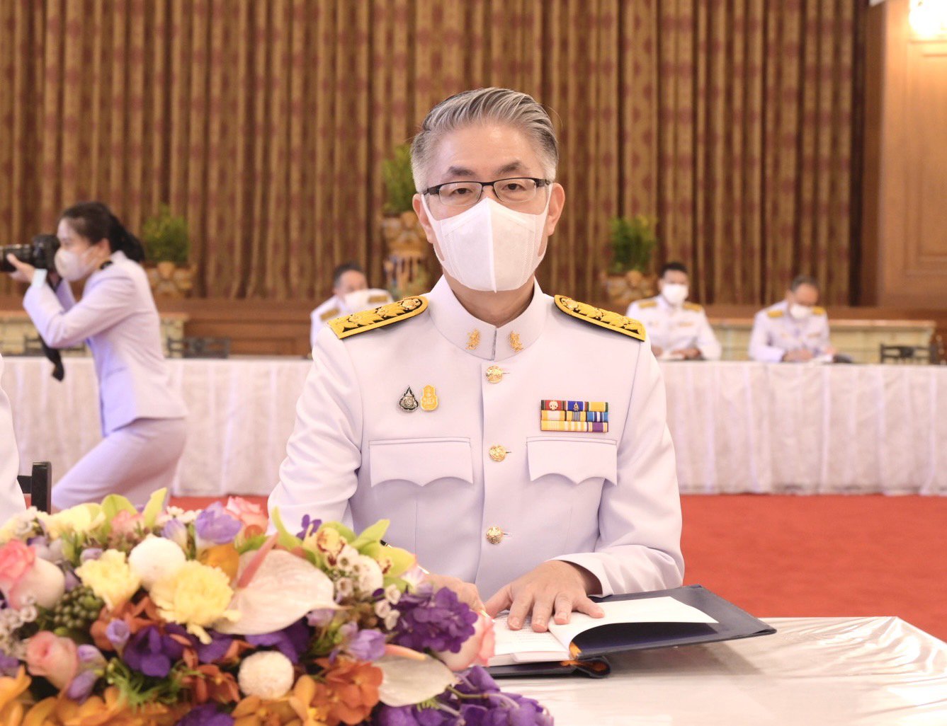ปลัดฯ ณัฐพล นำคณะผู้บริหาร ก.อุตฯ ลงนามถวายพระพรพระบาทสมเด็จพระเจ้าอยู่หัวและสมเด็จพระนางเจ้าฯ พระบรมราชินี เนื่องในโอกาสวันขึ้นปีใหม่ พุทธศักราช 2567