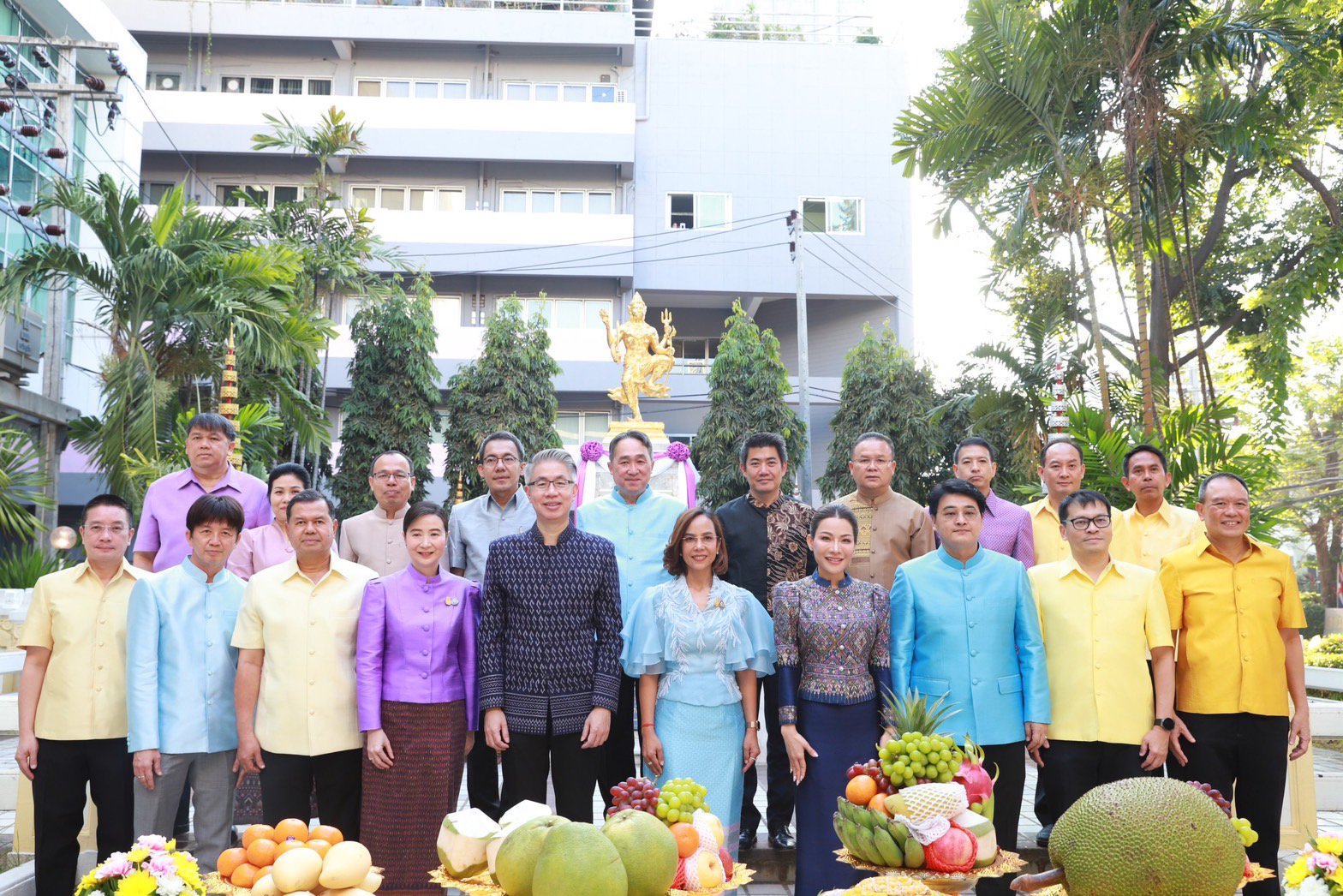 รัฐมนตรีฯ พิมพ์ภัทรา เปิดศักราชใหม่ปี 2567 จัดพิธีทำบุญตักบาตร เสริมสิริมงคลต้นปีใหม่