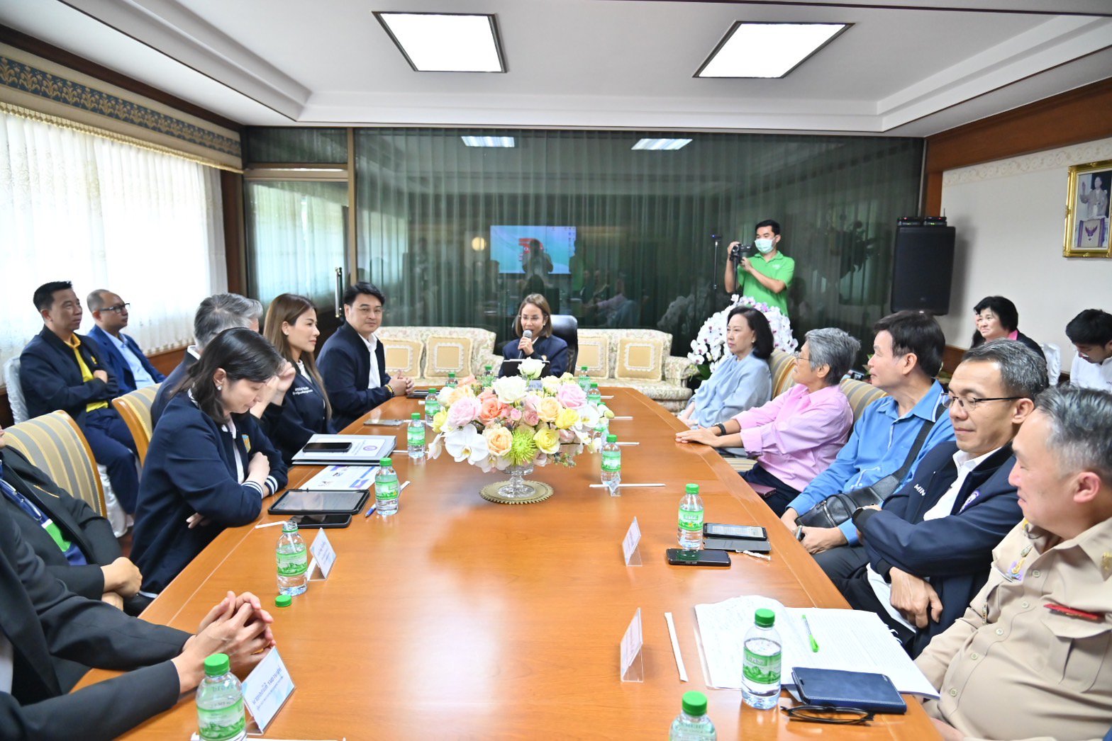 ัฐมนตรีฯ พิมพ์ภัทรา ลงพื้นที่จังหวัดระนอง เยี่ยมชมสถานประกอบการ รับฟังข้อเสนอแนะจากผู้ประกอบกิจการโรงงานในพื้นที่ และเยี่ยมชมท่าเรือระนอง เชื่อมโยงการขนส่งระหว่างอ่าวไทยและทะเลอันดามัน รับโครงการแลนด์บริดจ์