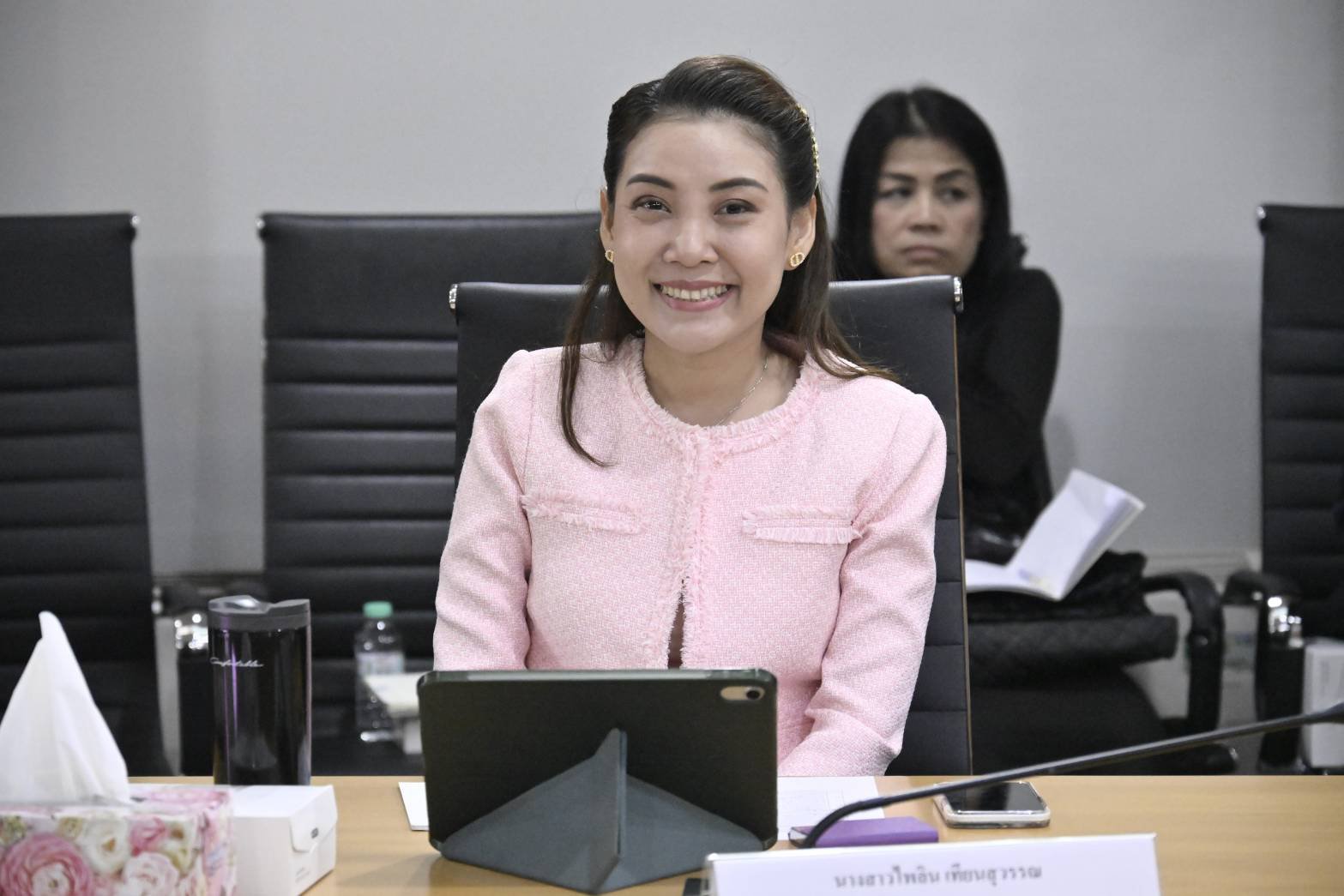 รัฐมนตรีฯ พิมพ์ภัทรา หารือผู้บริหาร อก. ติดตามการดำเนินงานพร้อมเร่งกำหนดมาตรการสนับสนุน PM 2.5 และเน้นย้ำการจัดกิจกรรมเฉลิมพระเกียรติ พระบาทสมเด็จพระเจ้าอยู่หัว เนื่องในโอกาสมหามงคลเฉลิมพระชนมพรรษา 6 รอบ 28 กรกฎาคม 2567