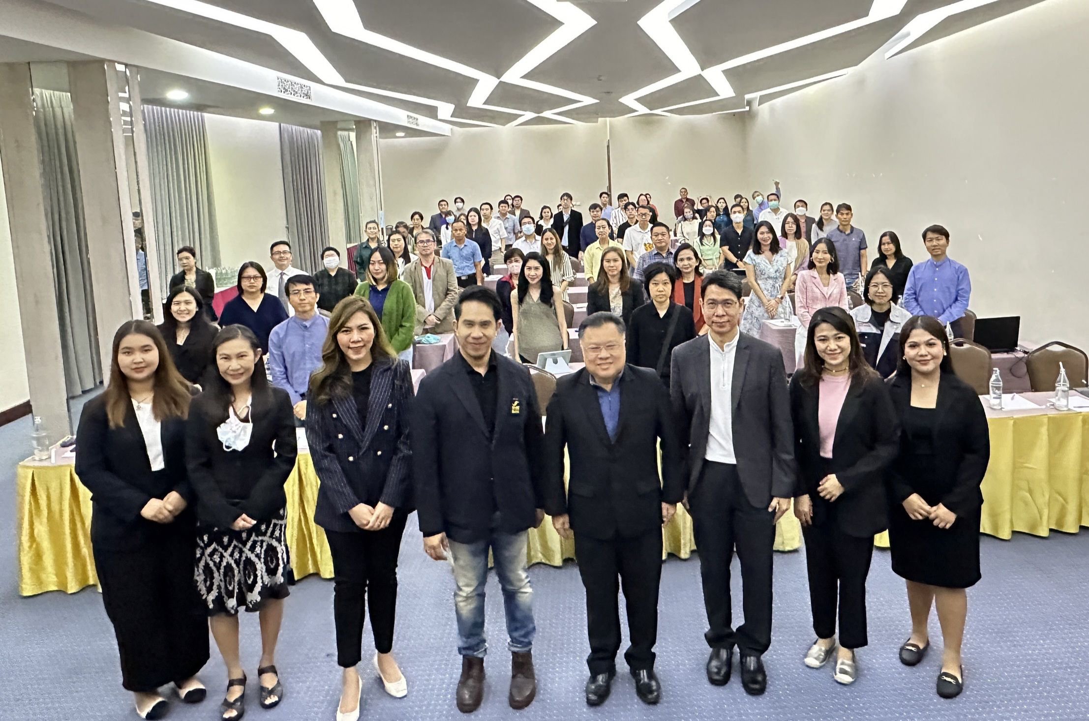 "ดีพร้อม" จัดอบรมเสริมความรู้เรื่องการเงินยุคดิจิทัล สร้างโอกาสให้ผู้ประกอบการเข้าถึงแหล่งเงินทุน