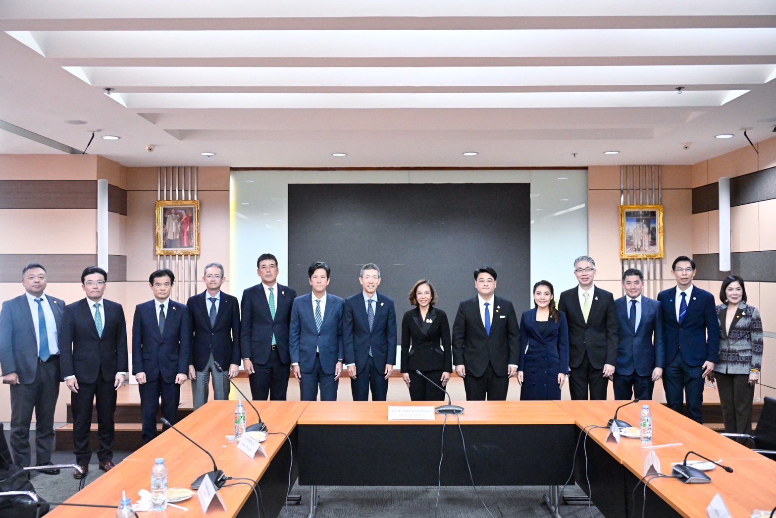 รมว.อุตสาหกรรม หารือ JETRO และ JCC ถกแนวโน้มทางเศรษฐกิจ ไทย-ญี่ปุ่น