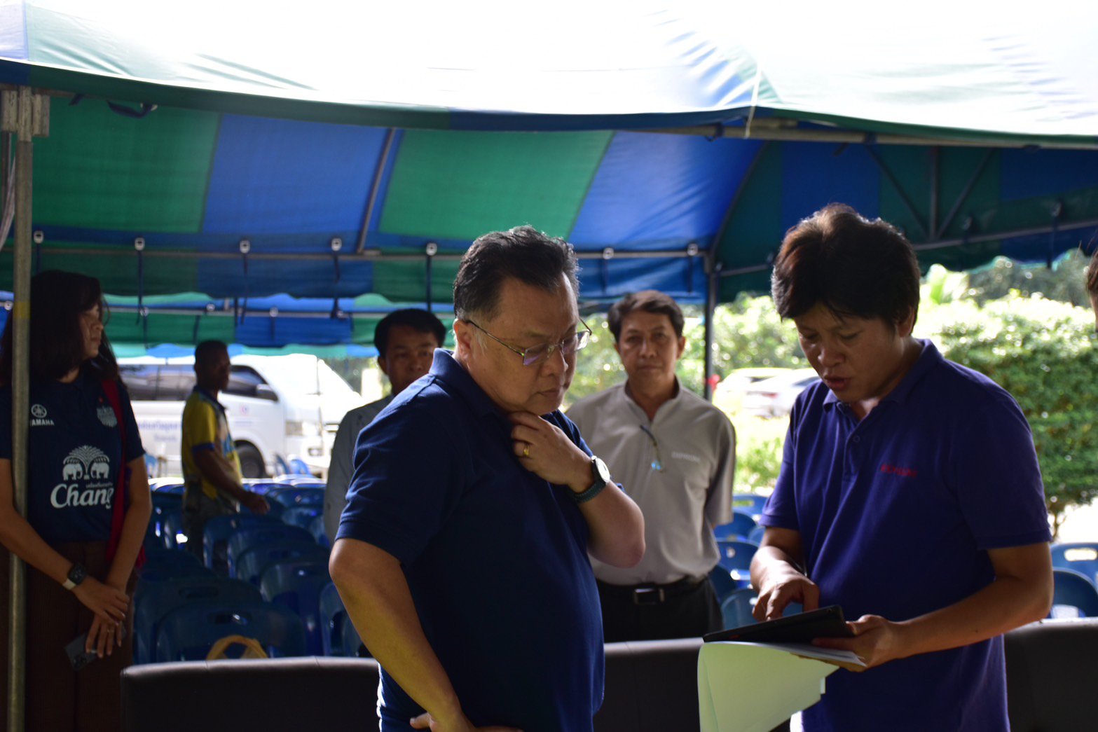 "รสอ.วาที" ลงพื้นที่เมืองคอน เตรียมเปิดศูนย์การเรียนรู้การแปรรูปสมุนไพรยาเส้น