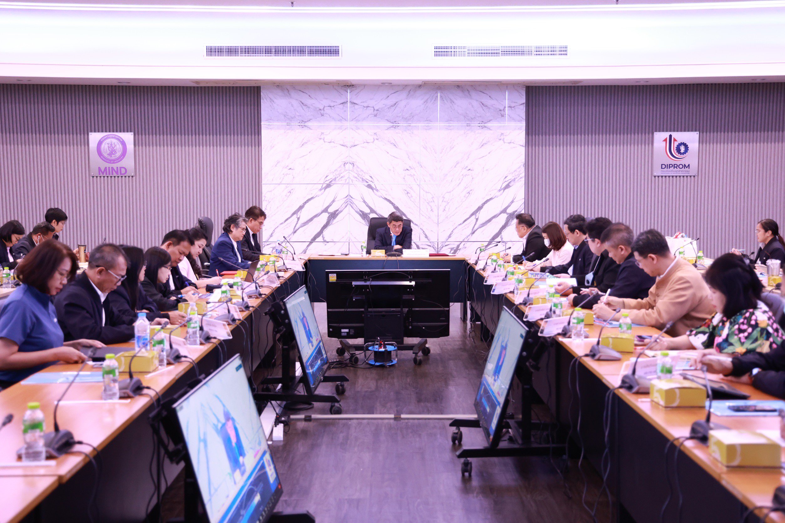 “อสอ.ภาสกร" ประชุมชี้แจงแนวทางและรูปแบบการติดตามและประเมินผลการดำเนินโครงการของ กสอ. ประจำปีงบ 67