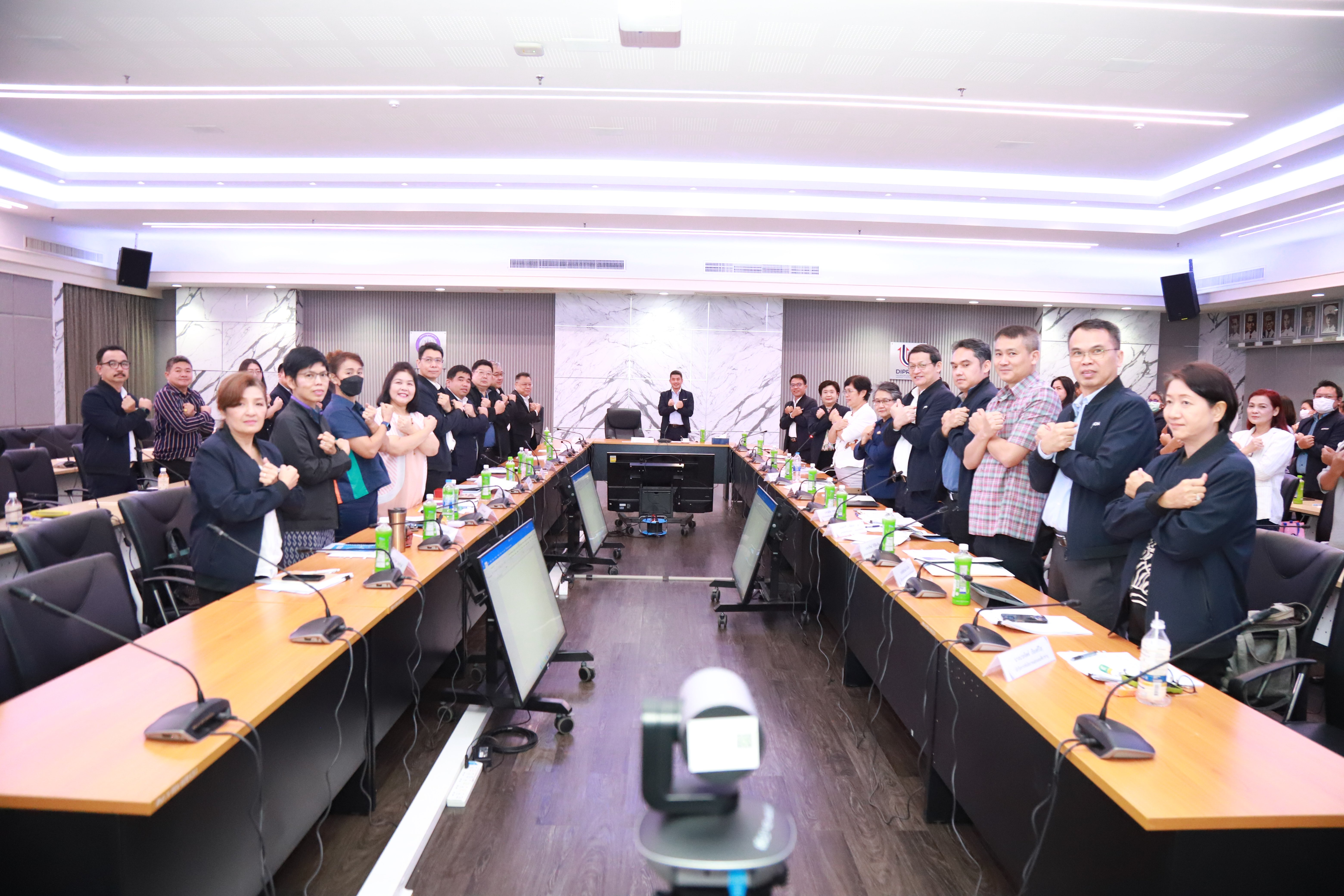 “อสอ.ภาสกร” นำทีมผู้บริหารดีพร้อม ประชุมขับเคลื่อนการทำงานปี 67