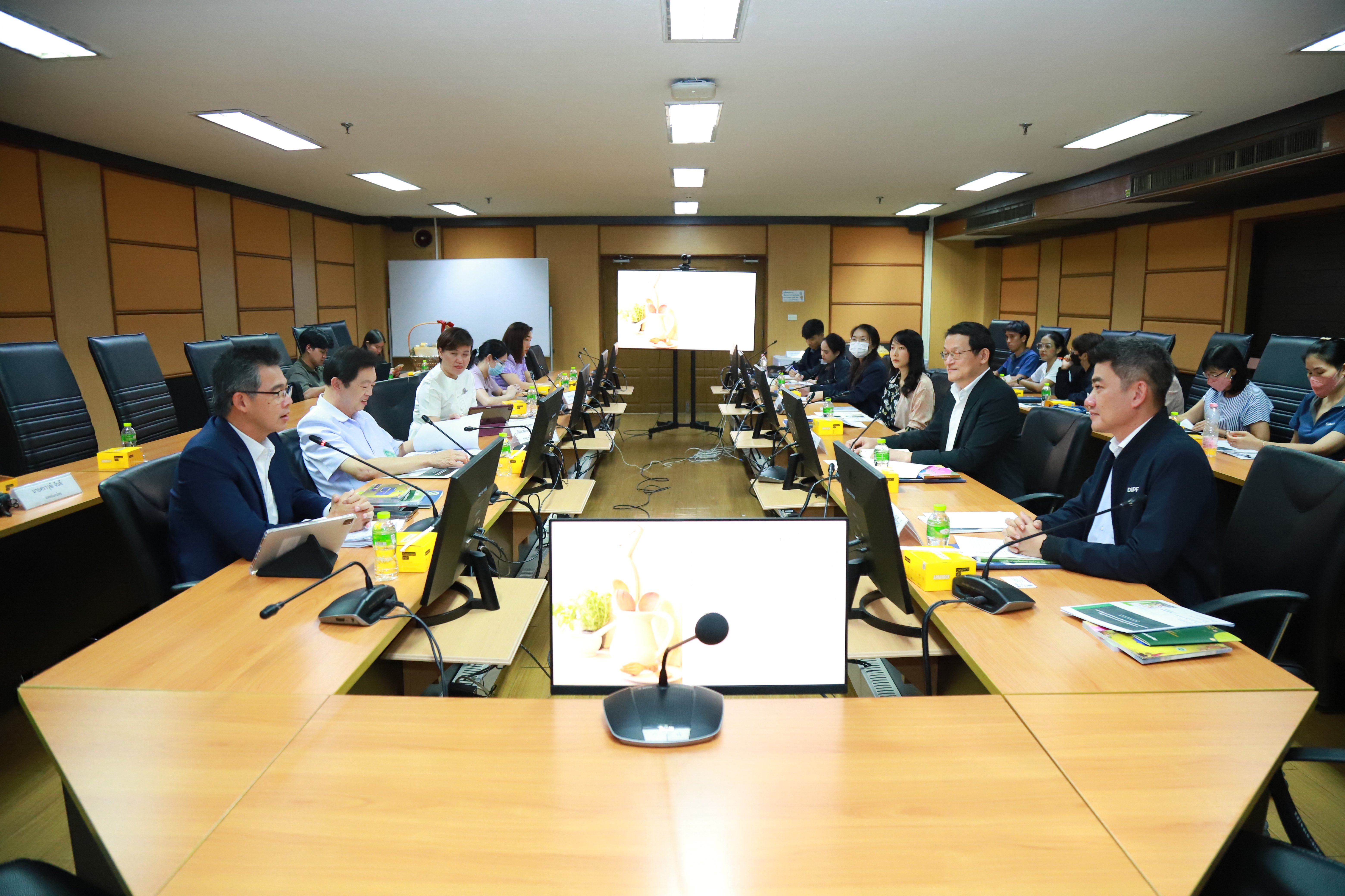 “อสอ.ภาสกร" ประชุมหารือกรมการแพทย์แผนไทยและแพทย์ทางเลือก ขับเคลื่อนอุตสาหกรรมสมุนไพรไทย