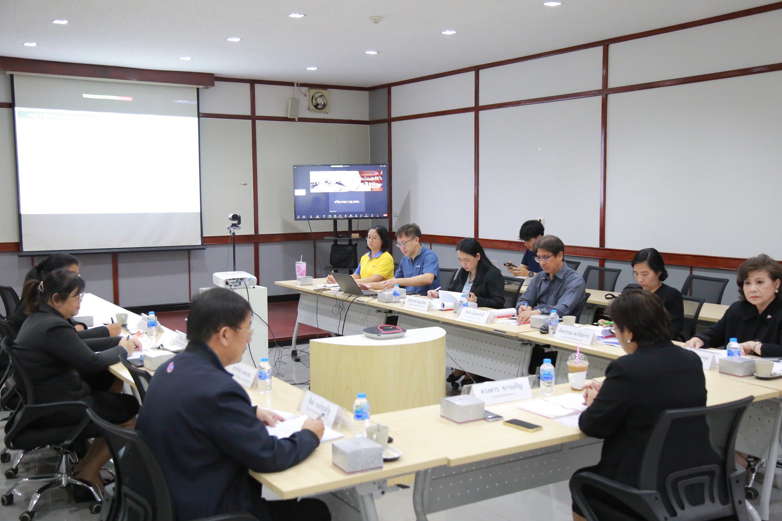 "รสอ.ดวงดาว" นำประชุมบอร์ดพิจารณาหลักเกณฑ์และข้อกำหนดมาตรฐานผลิตภัณฑ์สิ่งทอ