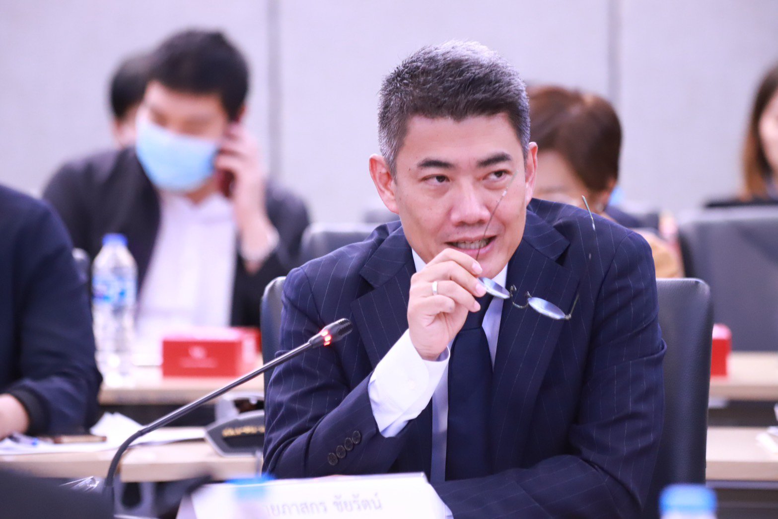 "พิมพ์ภัทรา" เร่งหารือผู้ผลิตชิ้นส่วนยานยนต์และอุตสาหกรรมสนับสนุน หลังรับผลกระทบ จากตลาดรถยนต์ EV บูม