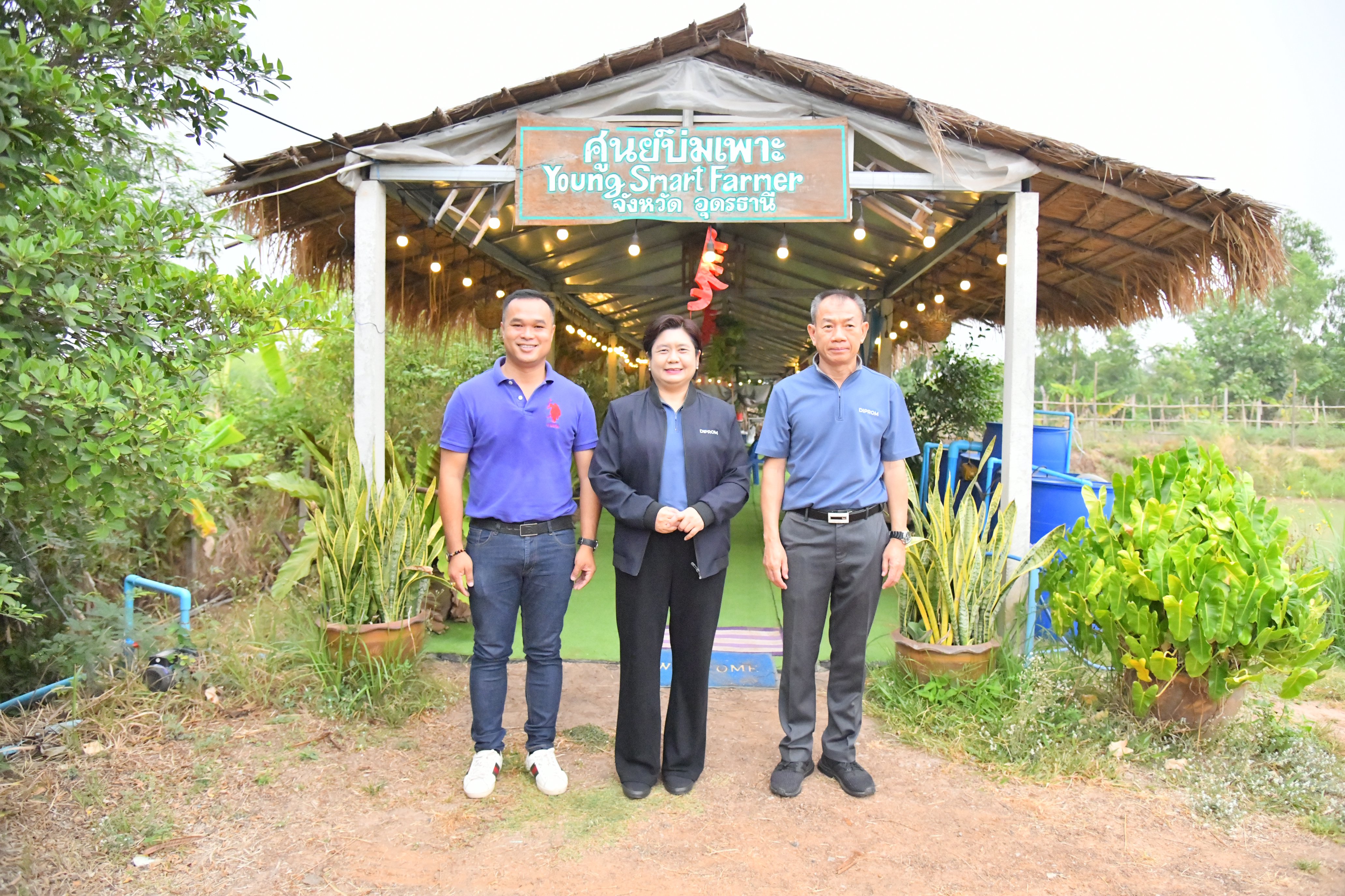 “รสอ.ดวงดาว” ตรวจเยี่ยมชมผลงาน ฝีมือพัฒนาสถานประกอบการ DIPROM CENTER 4