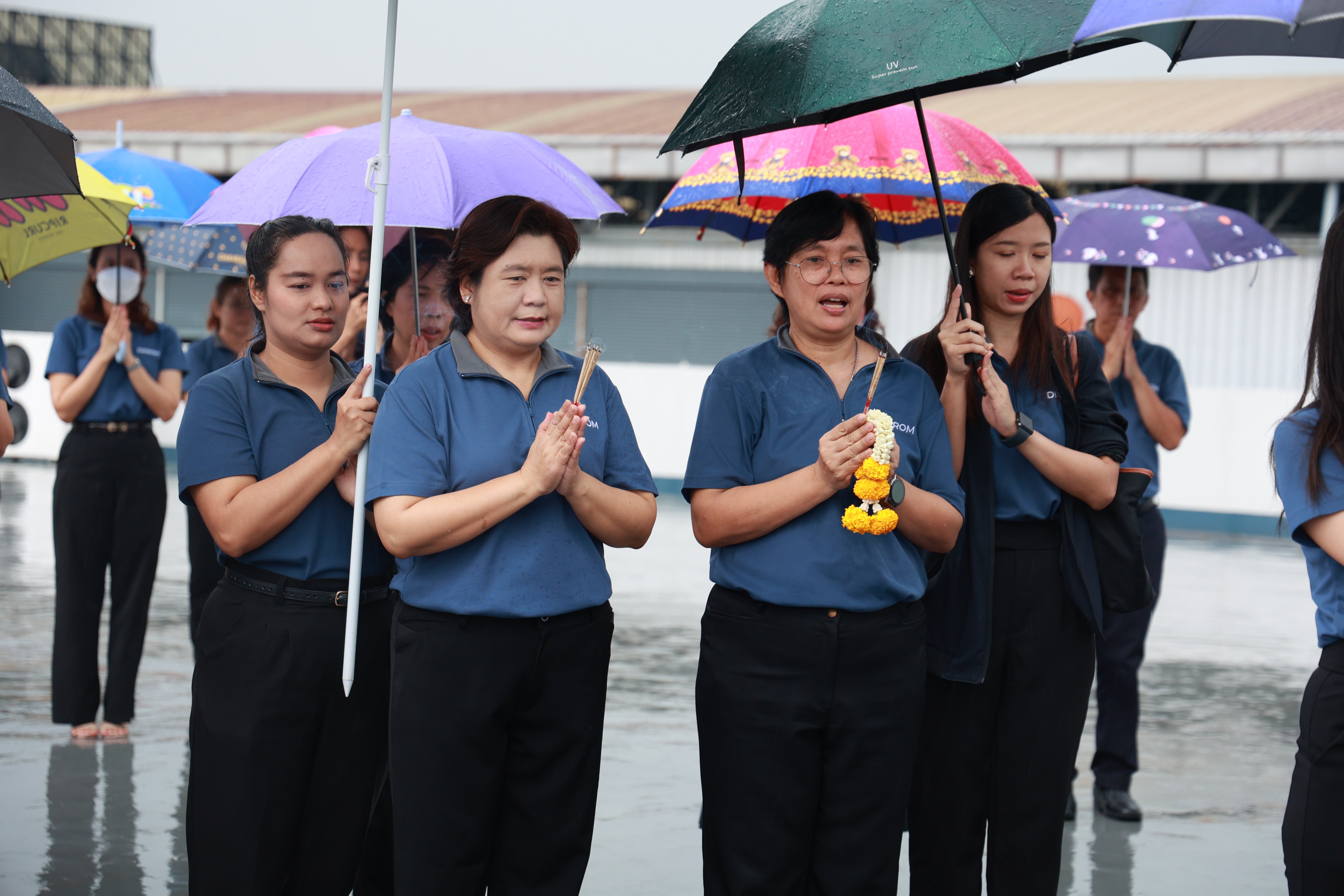 “ดีพร้อม” บวงสรวงองค์พระนารายณ์ และไหว้ศาลพระภูมิฉลองครบรอบ 82 ปี