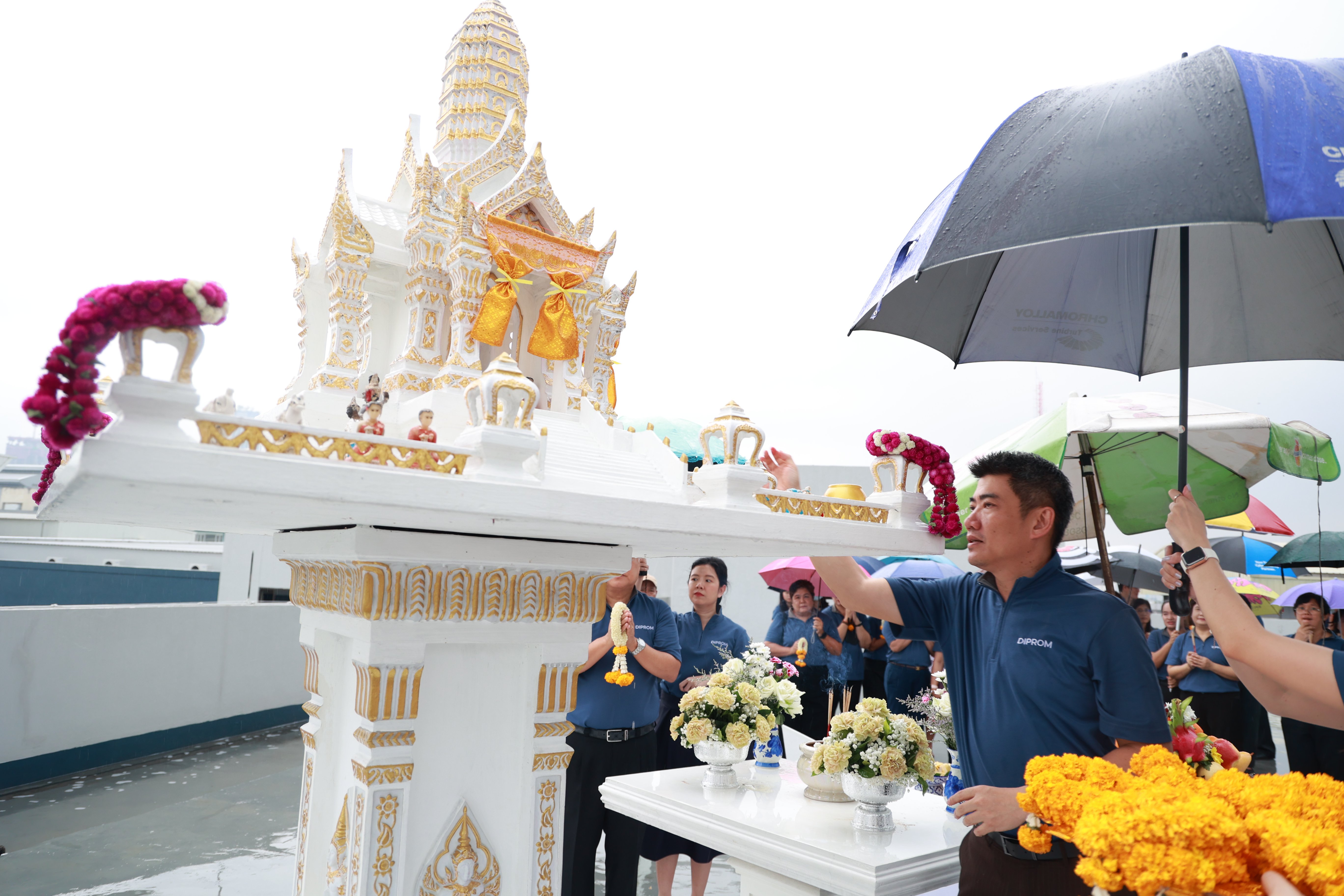 “ดีพร้อม” บวงสรวงองค์พระนารายณ์ และไหว้ศาลพระภูมิฉลองครบรอบ 82 ปี