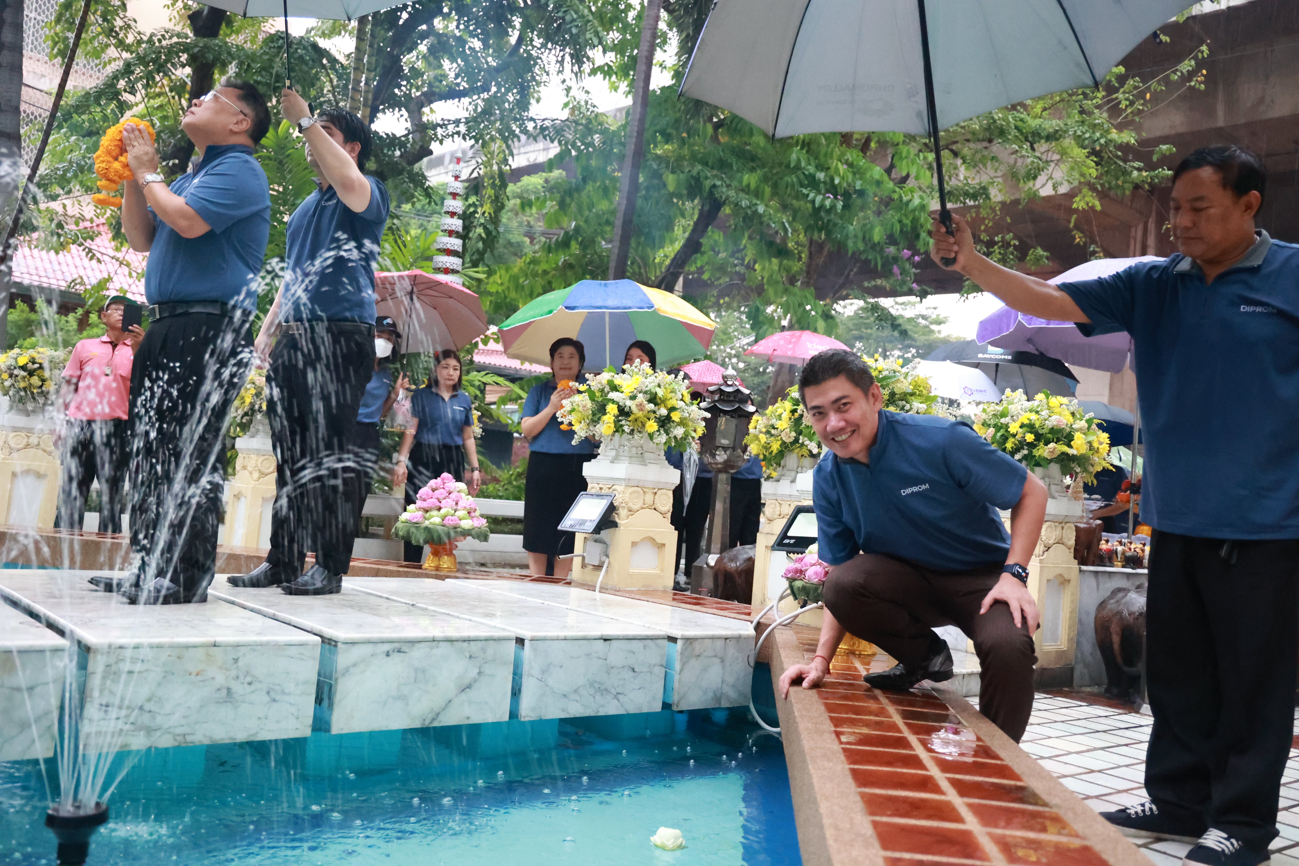 “ดีพร้อม” บวงสรวงองค์พระนารายณ์ และไหว้ศาลพระภูมิฉลองครบรอบ 82 ปี