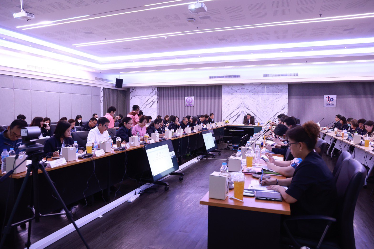 “อสอ.ภาสกร” นำทีมผู้บริหารดีพร้อม ประชุมขับเคลื่อนการทำงานปี 67