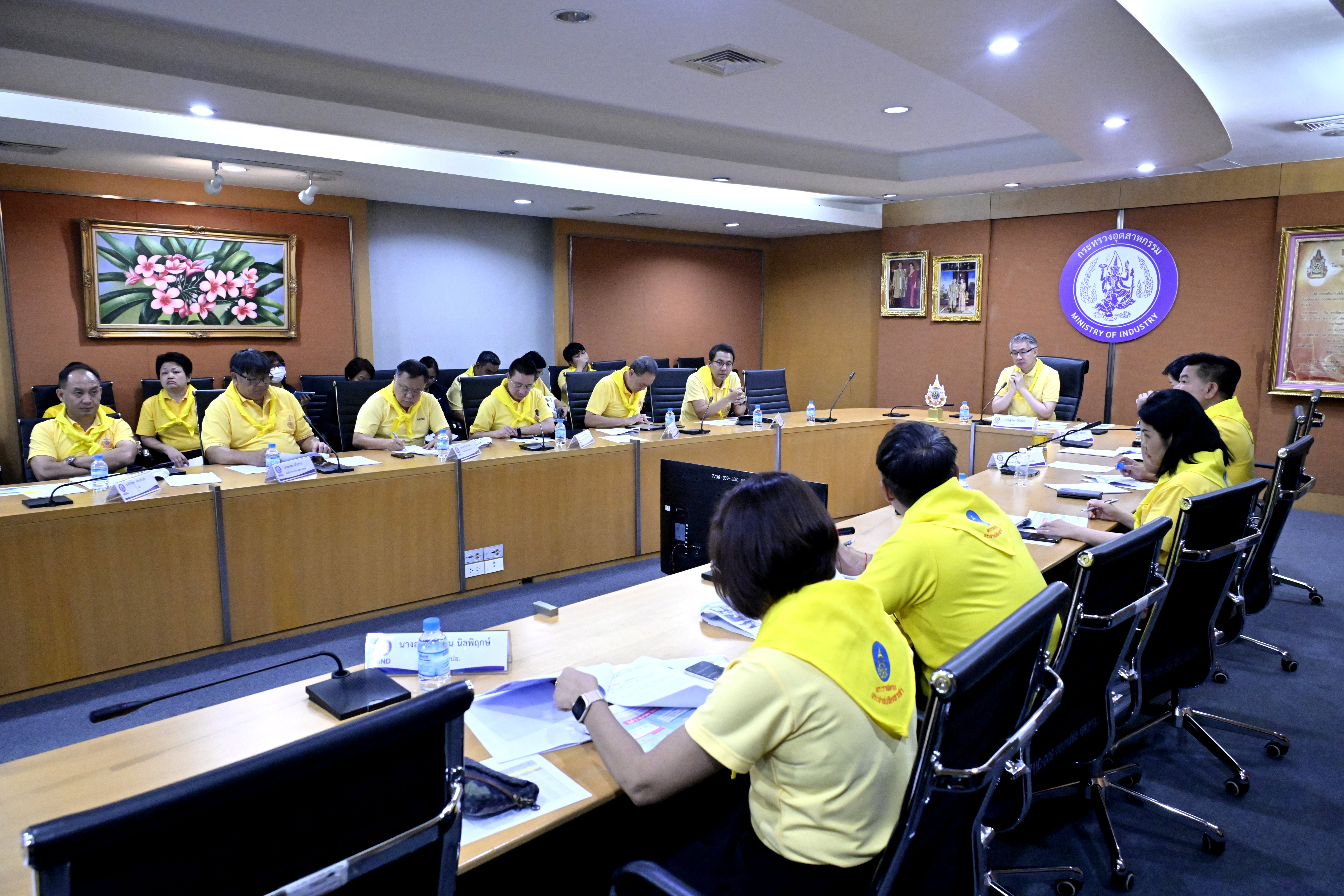 ปลัดฯณัฐพล ประชุมคณะกรรมการจิตอาสาฯ กระทรวงอุตสาหกรรม เตรียมขับเคลื่อนโครงการ ปี 2567 ดูแล ดิน น้ำ ลม ไฟ ให้ชุมชน