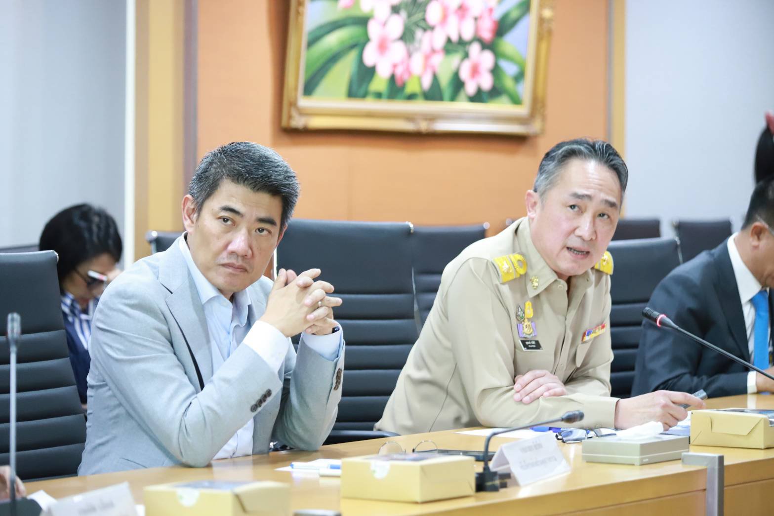 รัฐมนตรีฯ พิมพ์ภัทรา เรียกประชุมคณะผู้บริหาร อก. ติดตามการปรับปรุงกระบวนการออกใบอนุญาตของ อก.