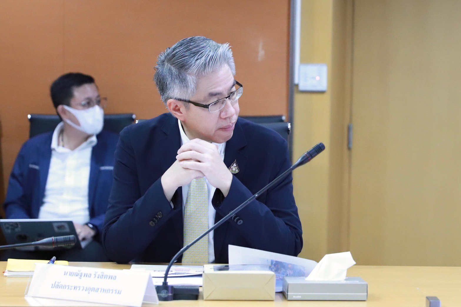 รัฐมนตรีฯ พิมพ์ภัทรา เรียกประชุมคณะผู้บริหาร อก. ติดตามการปรับปรุงกระบวนการออกใบอนุญาตของ อก.