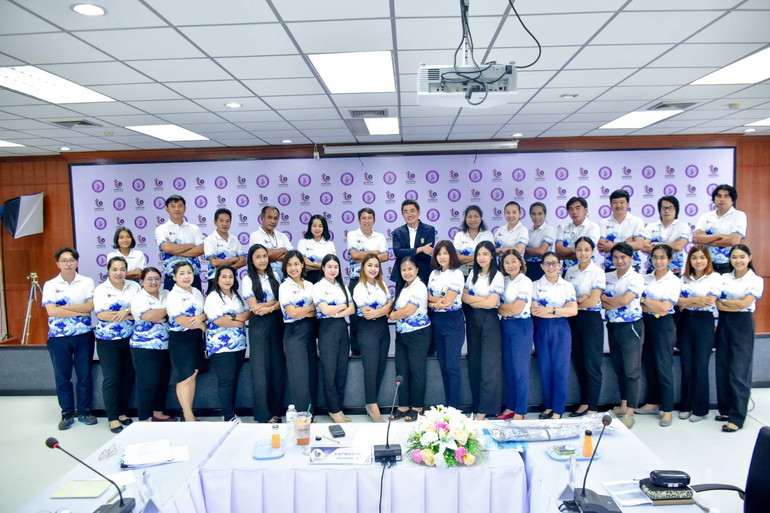 “อสอ.ภาสกร” มอบนโยบาย พร้อมให้กำลังใจ DIPROM CENTER 10