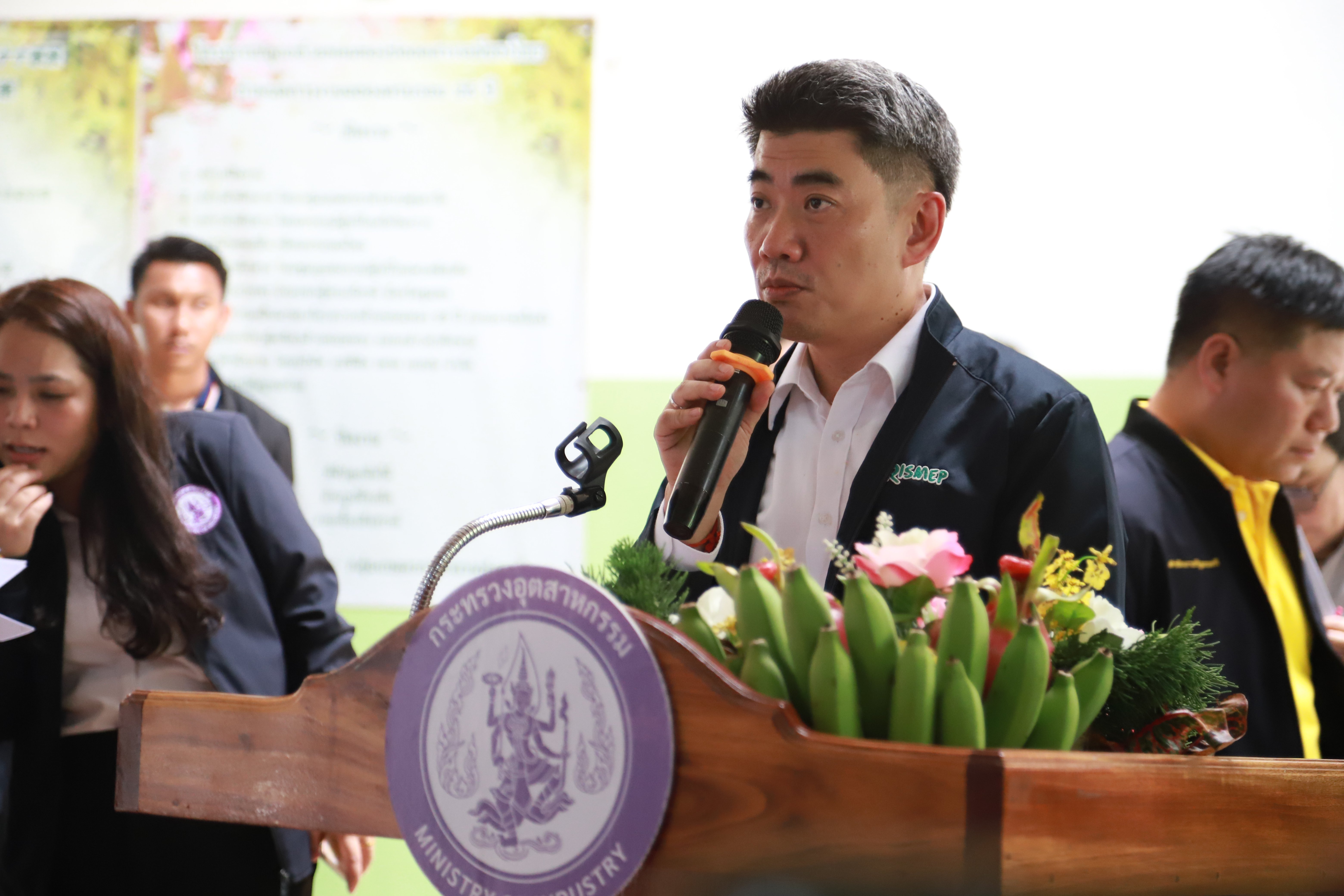 “รมว.พิมพ์ภัทรา” ลงพื้นที่เร่งเครื่องยกระดับธุรกิจชุมชนผ่านแนวคิดชุมชนเปลี่ยน ผนึกกำลัง บริษัท โตโยต้าฯ นำคาราคูริ ไคเซน ชูต้นแบบเครื่องทุ่นแรง